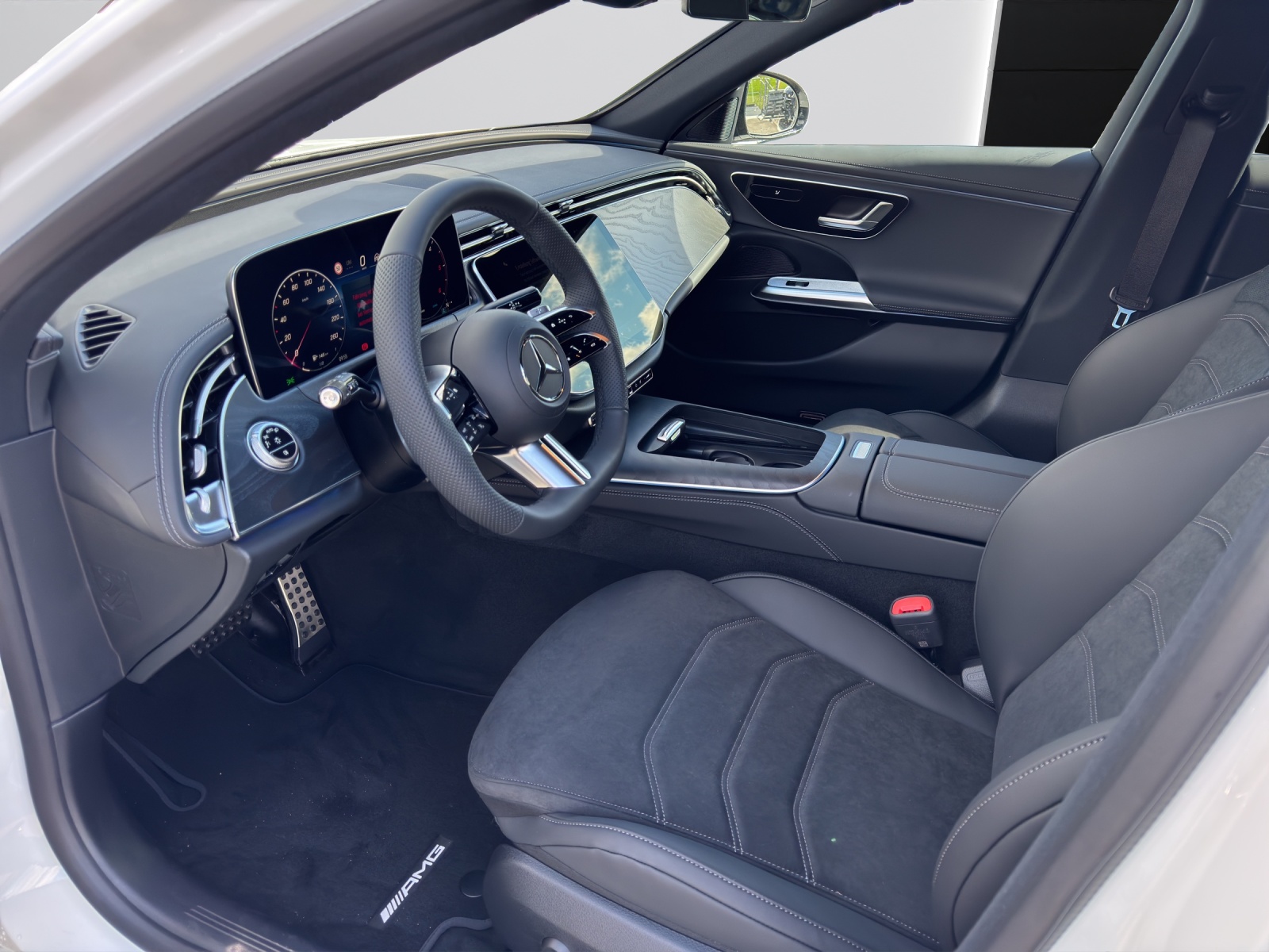 MERCEDES-BENZ E 220 d T 4Matic 9G-Tronic-image-5