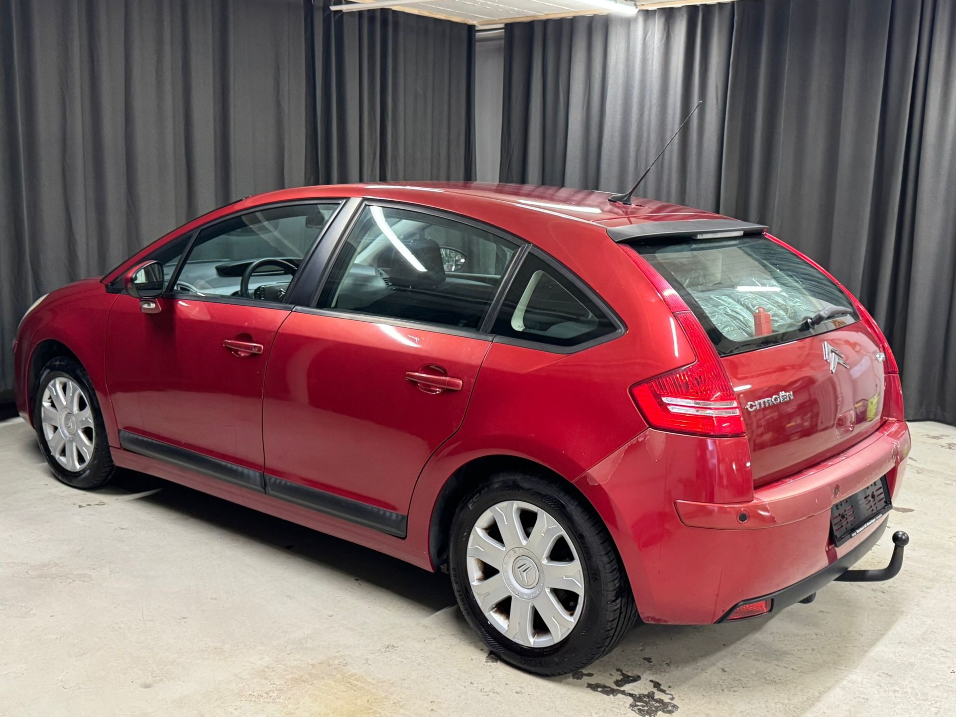 CITROEN C4 Berline 1.6 16V HDi VTR (Pack) Automatic-image-4