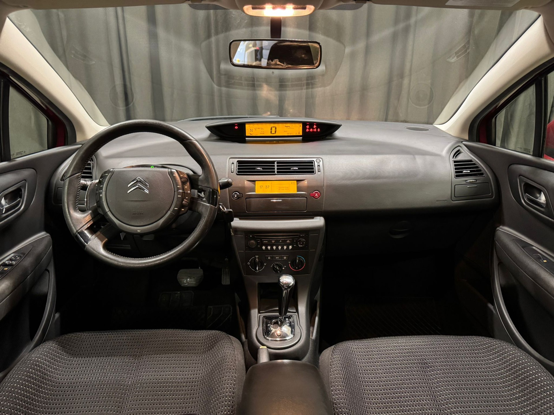 CITROEN C4 Berline 1.6 16V HDi VTR (Pack) Automatic-image-10