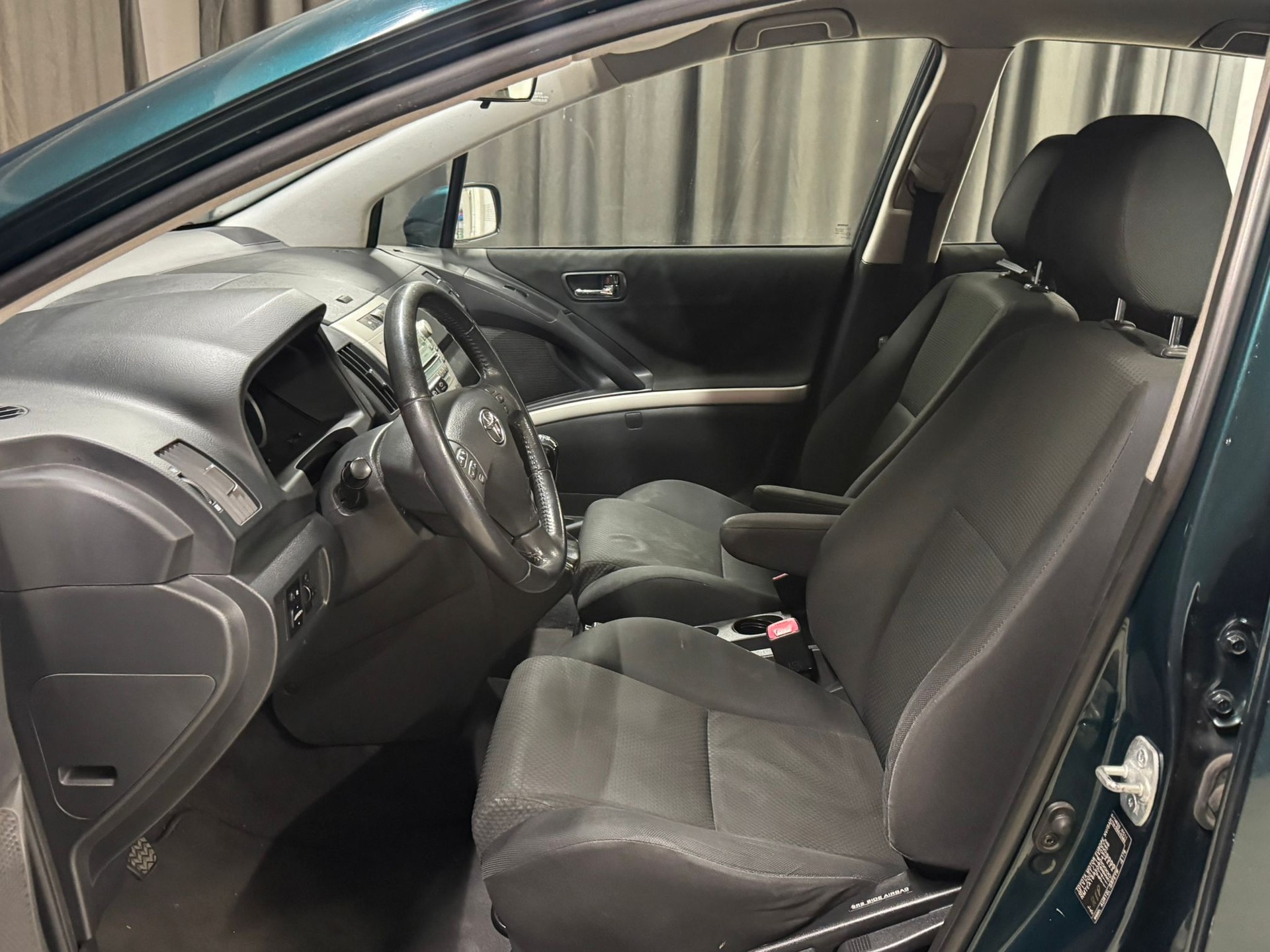 CITROEN C4 Berline 1.6 16V HDi VTR (Pack) Automatic-image-11