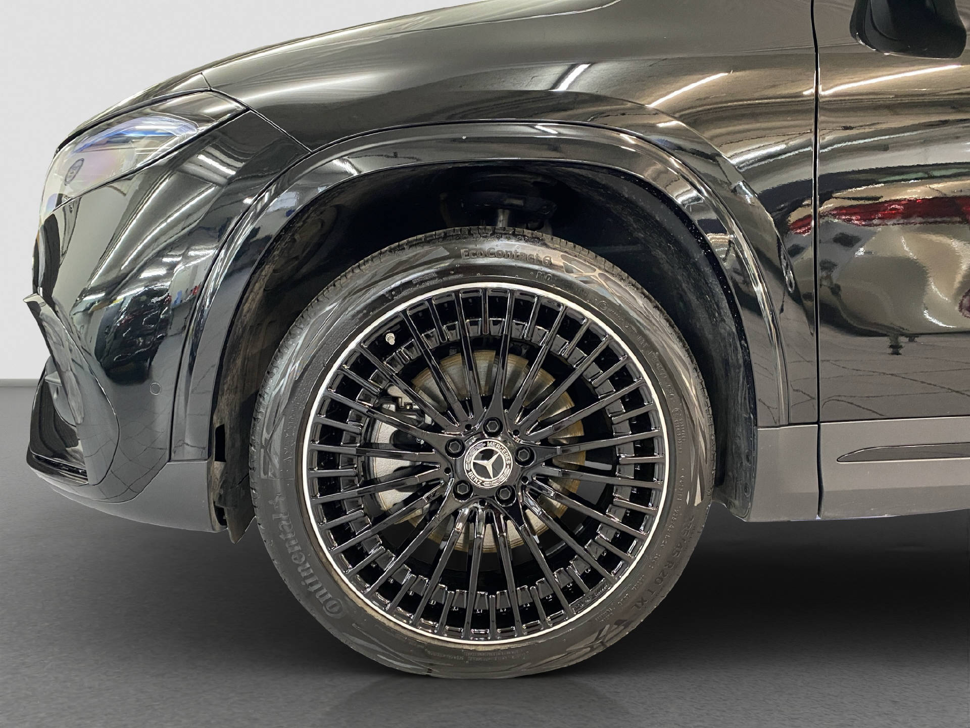 MERCEDES-BENZ EQA 350 Swiss Star AMG Line 4MATIC-image-6