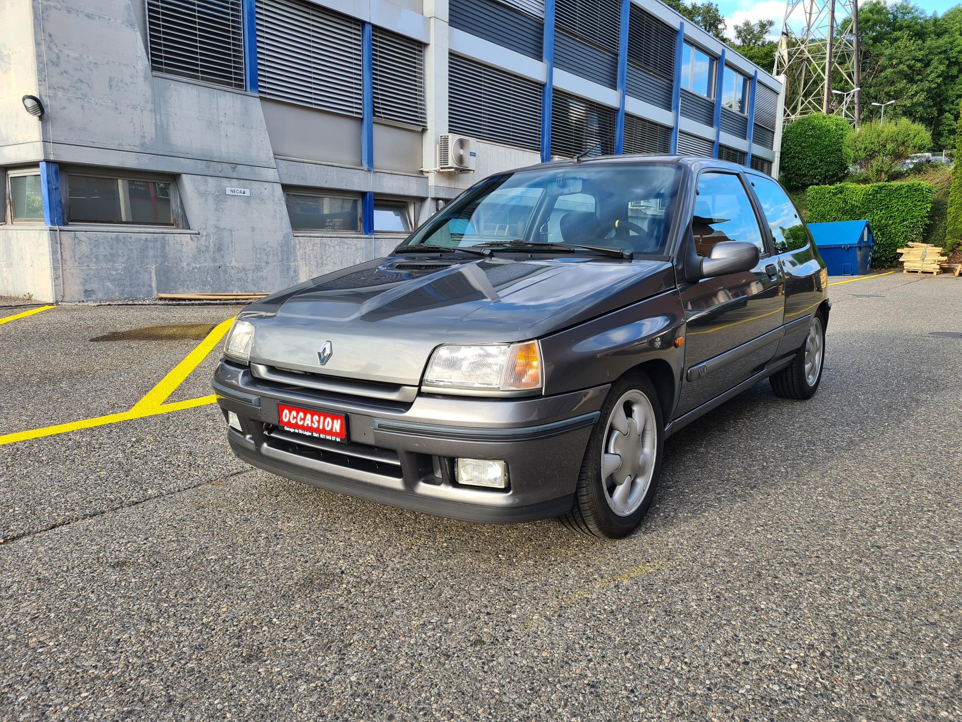 RENAULT Clio 1.8 16V-image-1