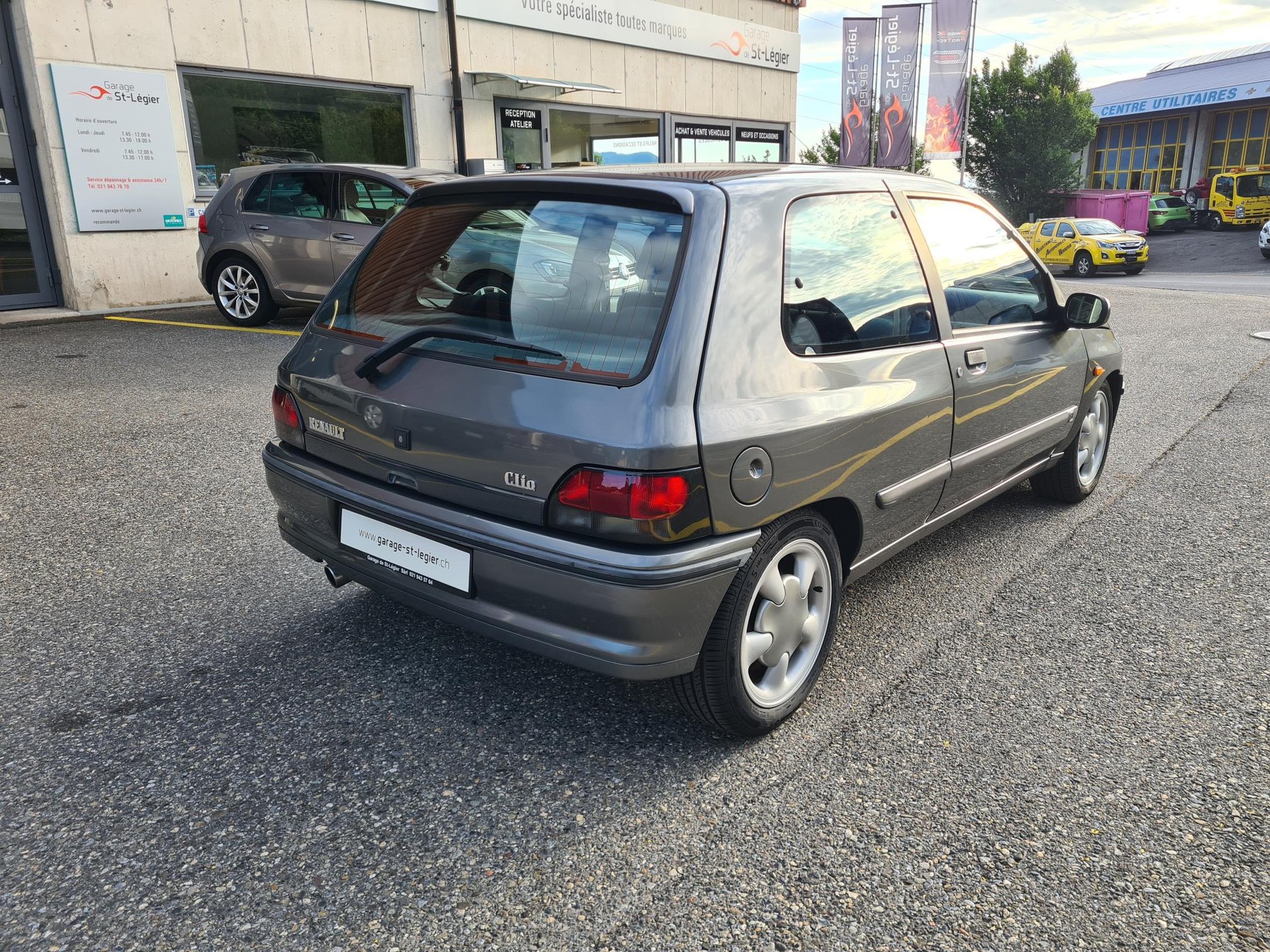 RENAULT Clio 1.8 16V-image-4
