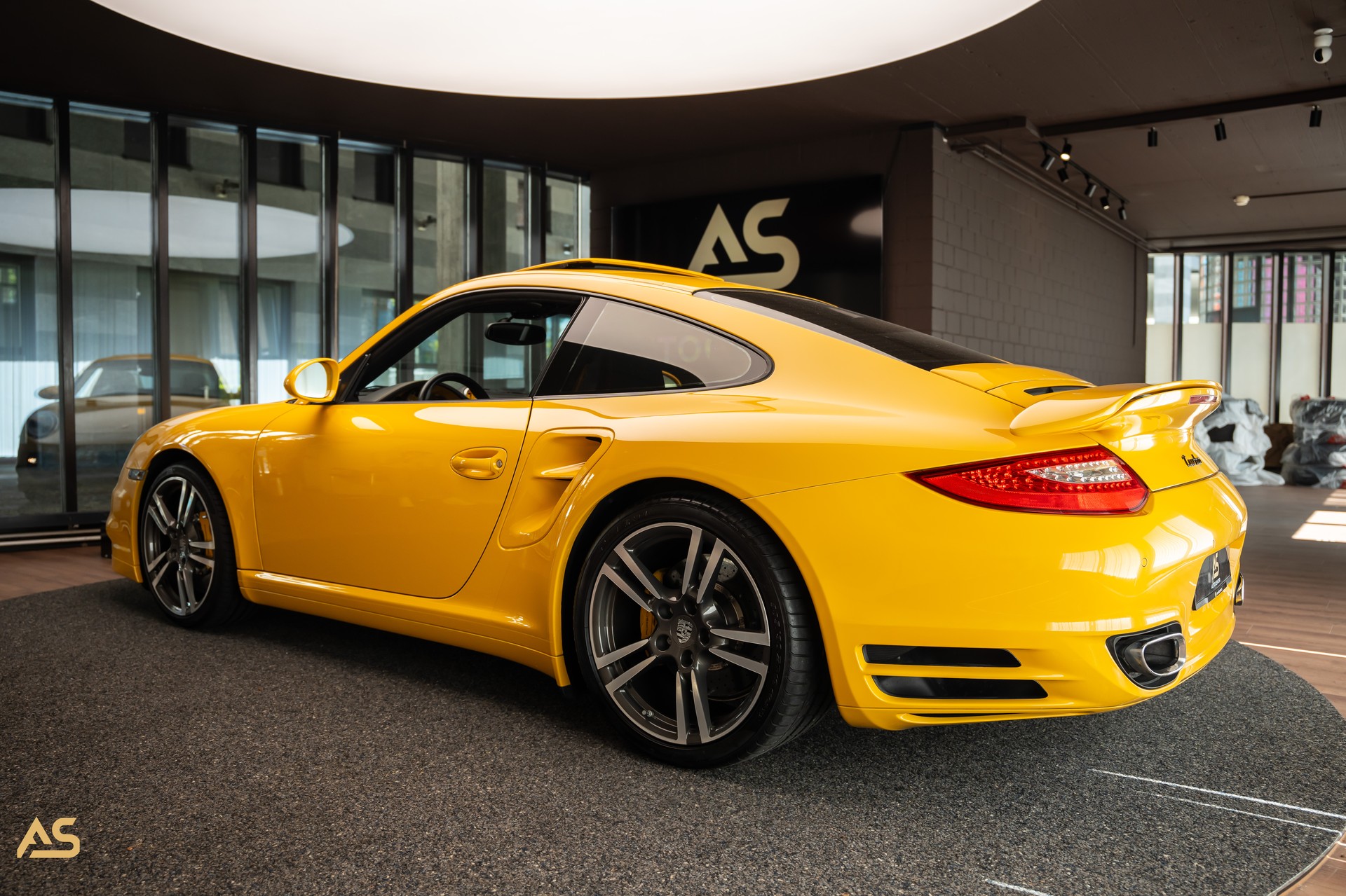 PORSCHE 911 Turbo Coupé (997) *SPEED YELLOW* Porsche Exclusive Sonderbestellung mit Porsche Classic Zertifikat-showroom-element-2