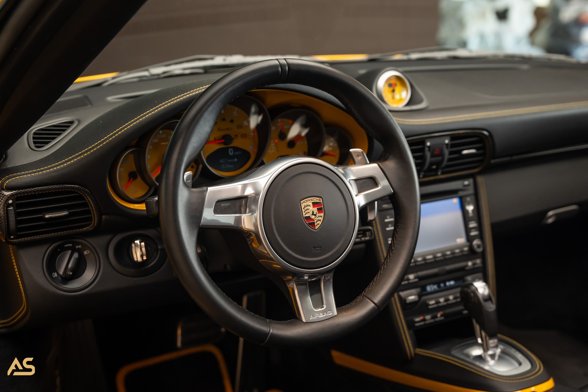 PORSCHE 911 Turbo Coupé (997) *SPEED YELLOW* Porsche Exclusive Sonderbestellung mit Porsche Classic Zertifikat-image-16