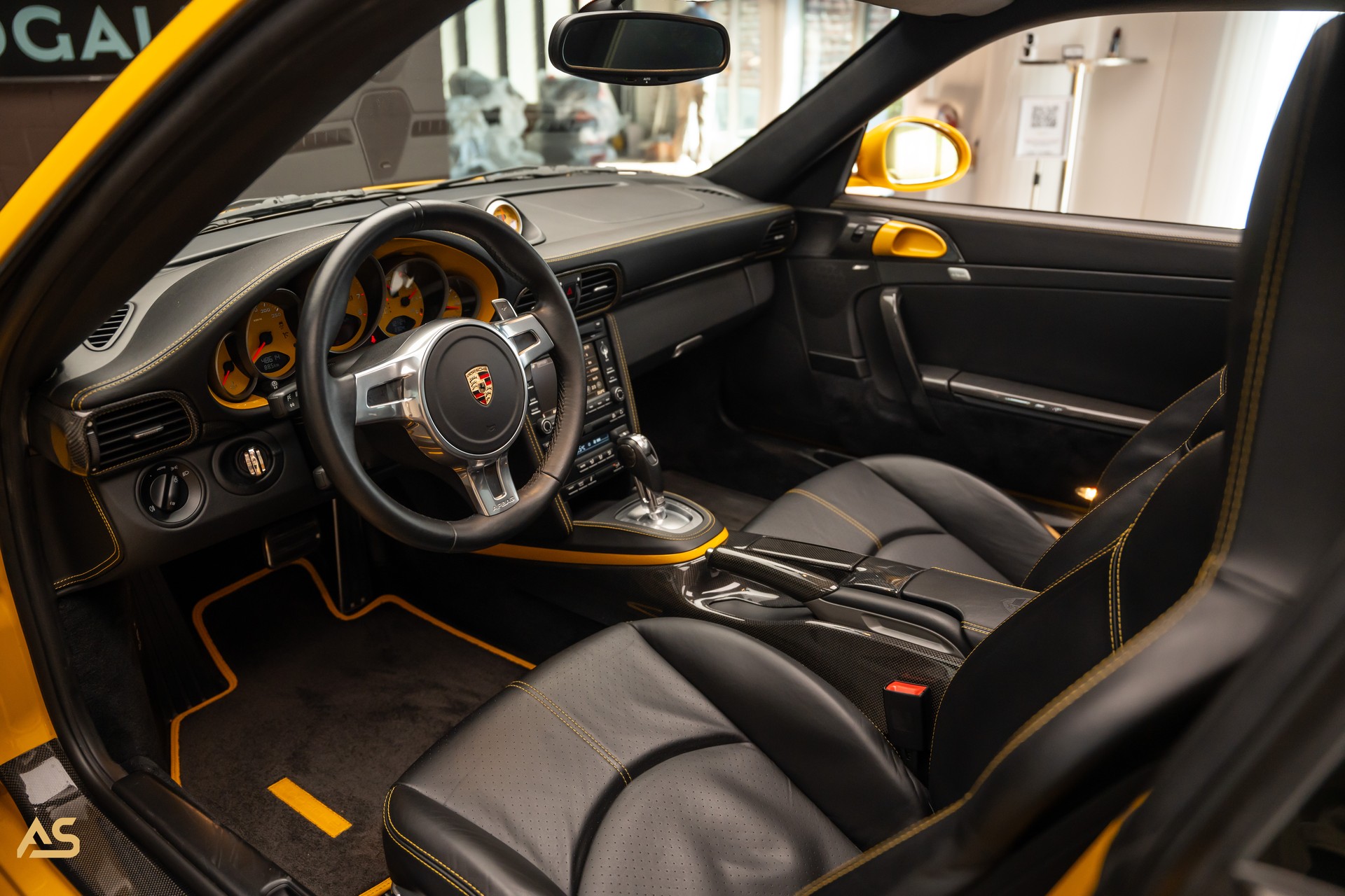 PORSCHE 911 Turbo Coupé (997) *SPEED YELLOW* Porsche Exclusive Sonderbestellung mit Porsche Classic Zertifikat-image-15