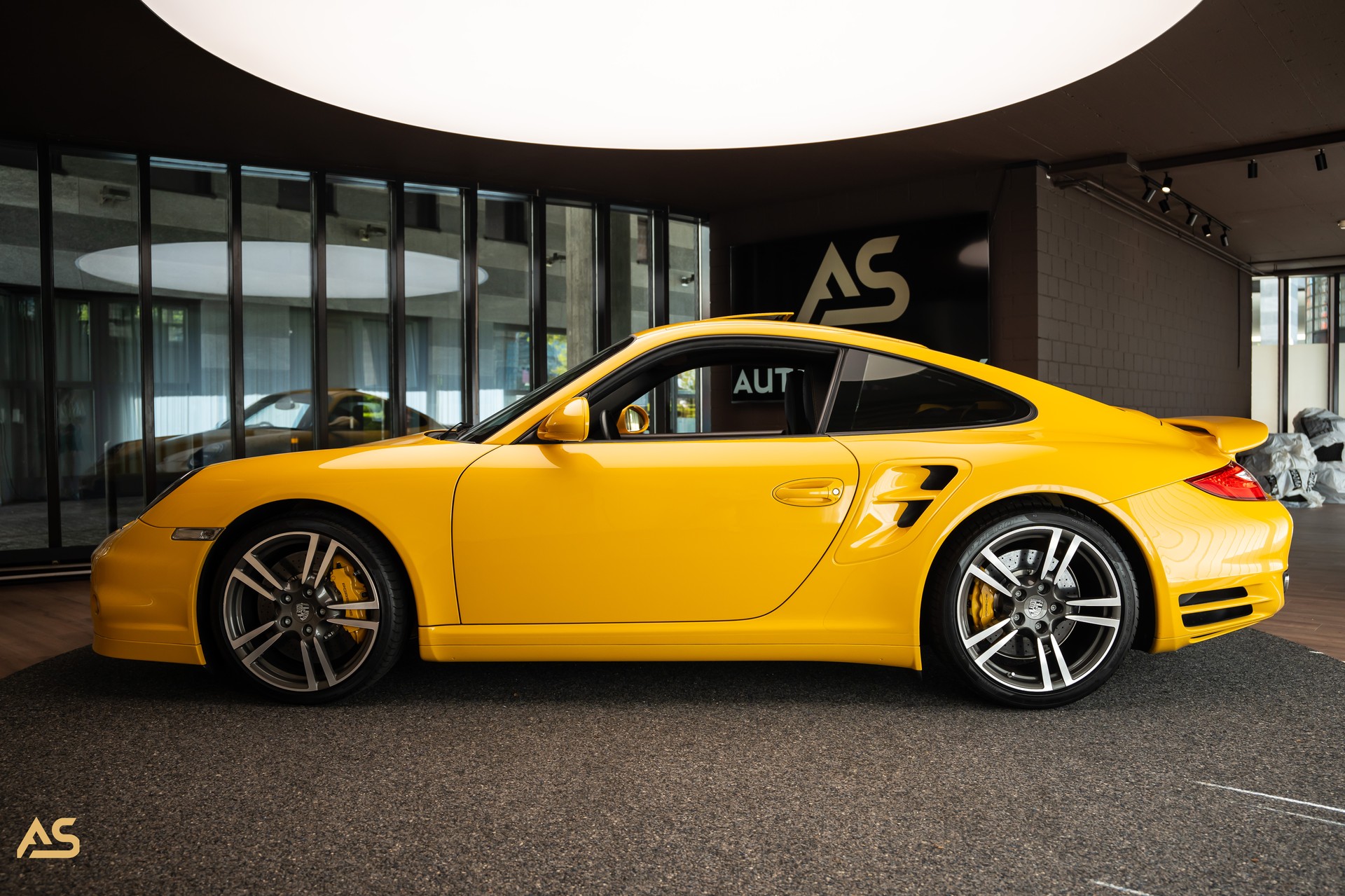 PORSCHE 911 Turbo Coupé PDK (997.2) *SPEED YELLOW* Porsche Exclusive Sonderbestellung mit Porsche Classic Zertifikat-showroom-element-1