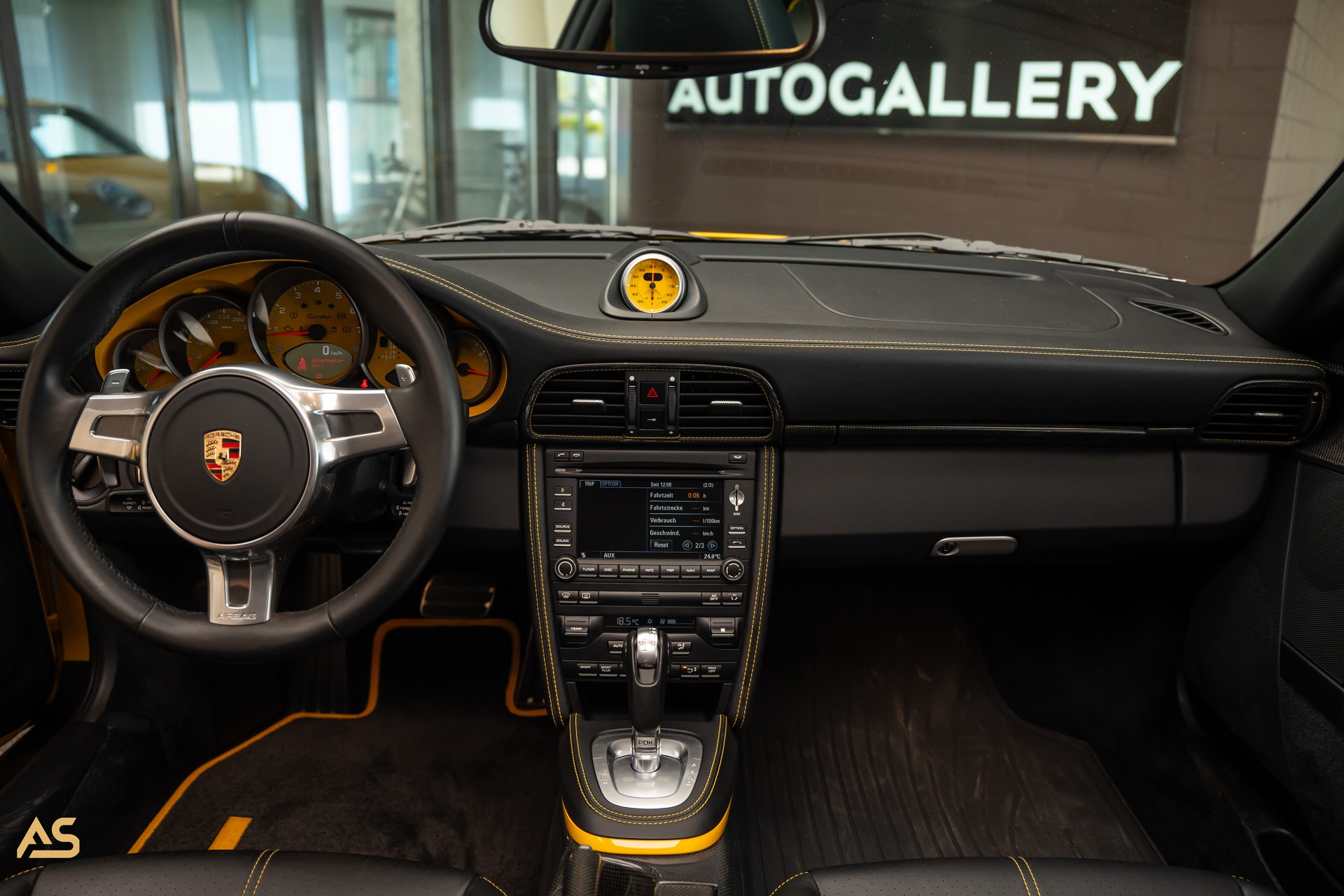 PORSCHE 911 Turbo Coupé (997) *SPEED YELLOW* Porsche Exclusive Sonderbestellung mit Porsche Classic Zertifikat-image-26