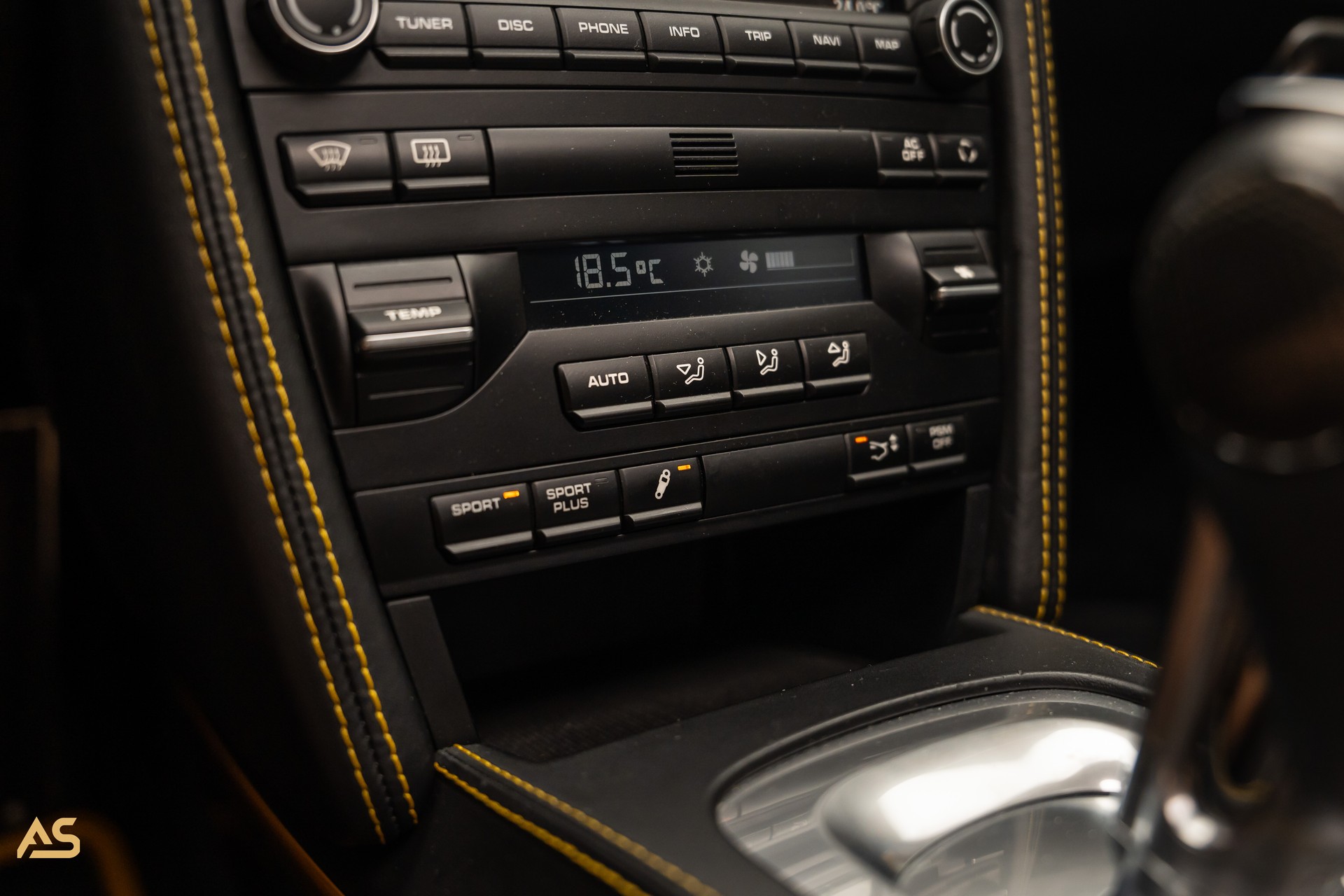 PORSCHE 911 Turbo Coupé (997) *SPEED YELLOW* Porsche Exclusive Sonderbestellung mit Porsche Classic Zertifikat-image-28