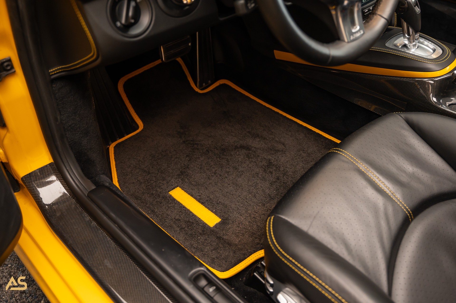 PORSCHE 911 Turbo Coupé (997) *SPEED YELLOW* Porsche Exclusive Sonderbestellung mit Porsche Classic Zertifikat-image-31
