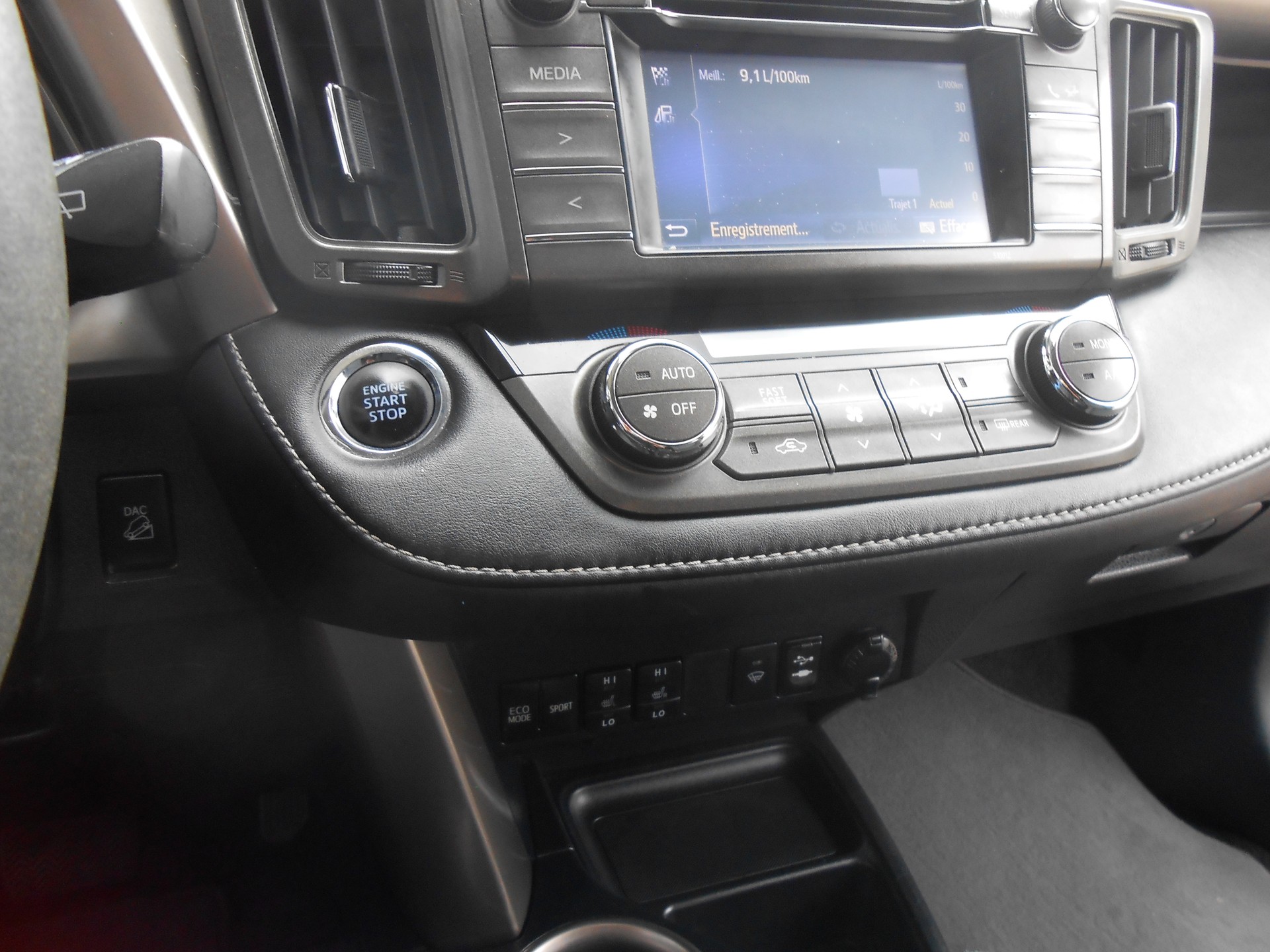 TOYOTA RAV-4 2.0 16V Style-image-12