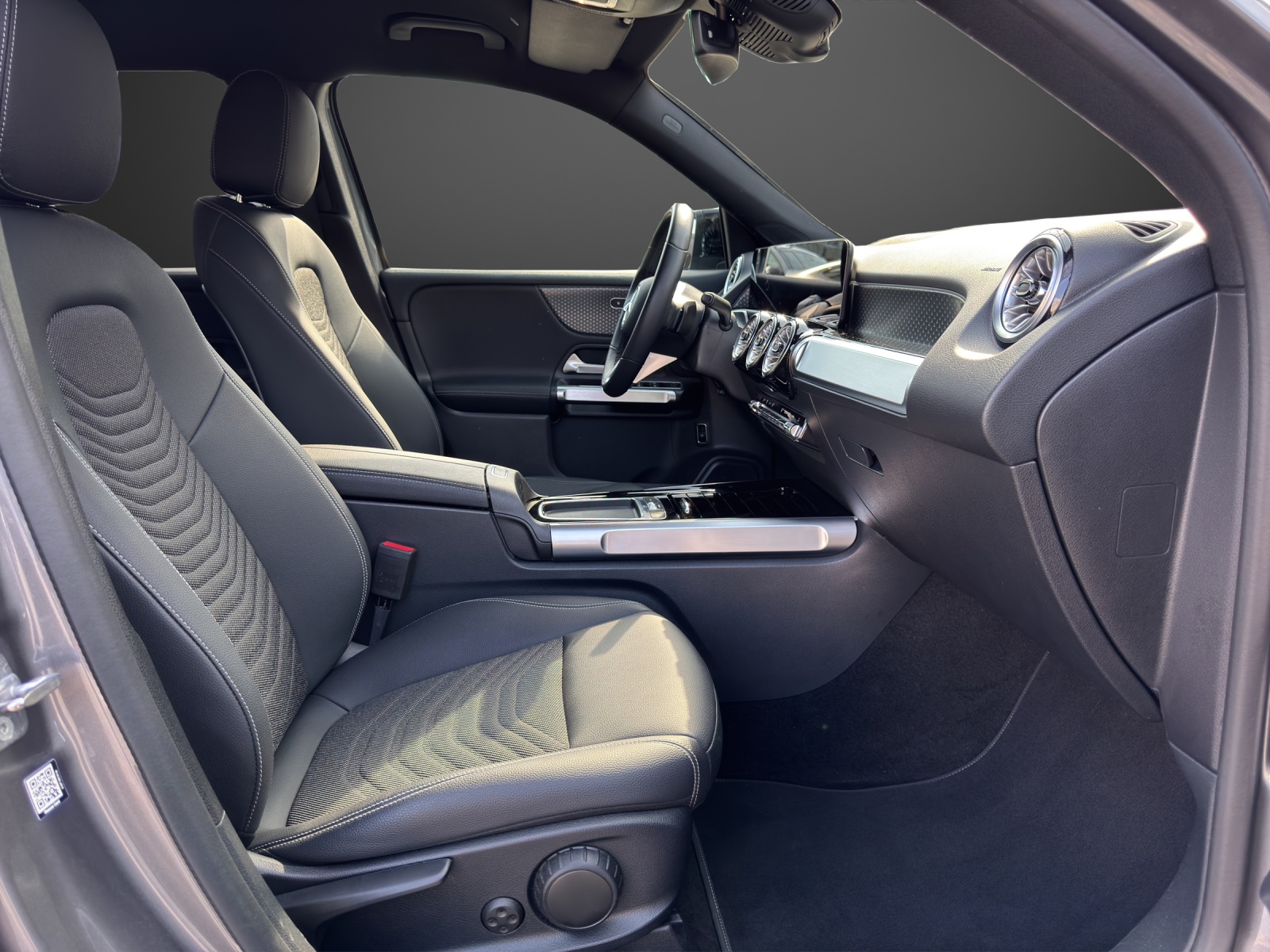 MERCEDES-BENZ GLB 220 d 4M 8G-Tronic-image-11