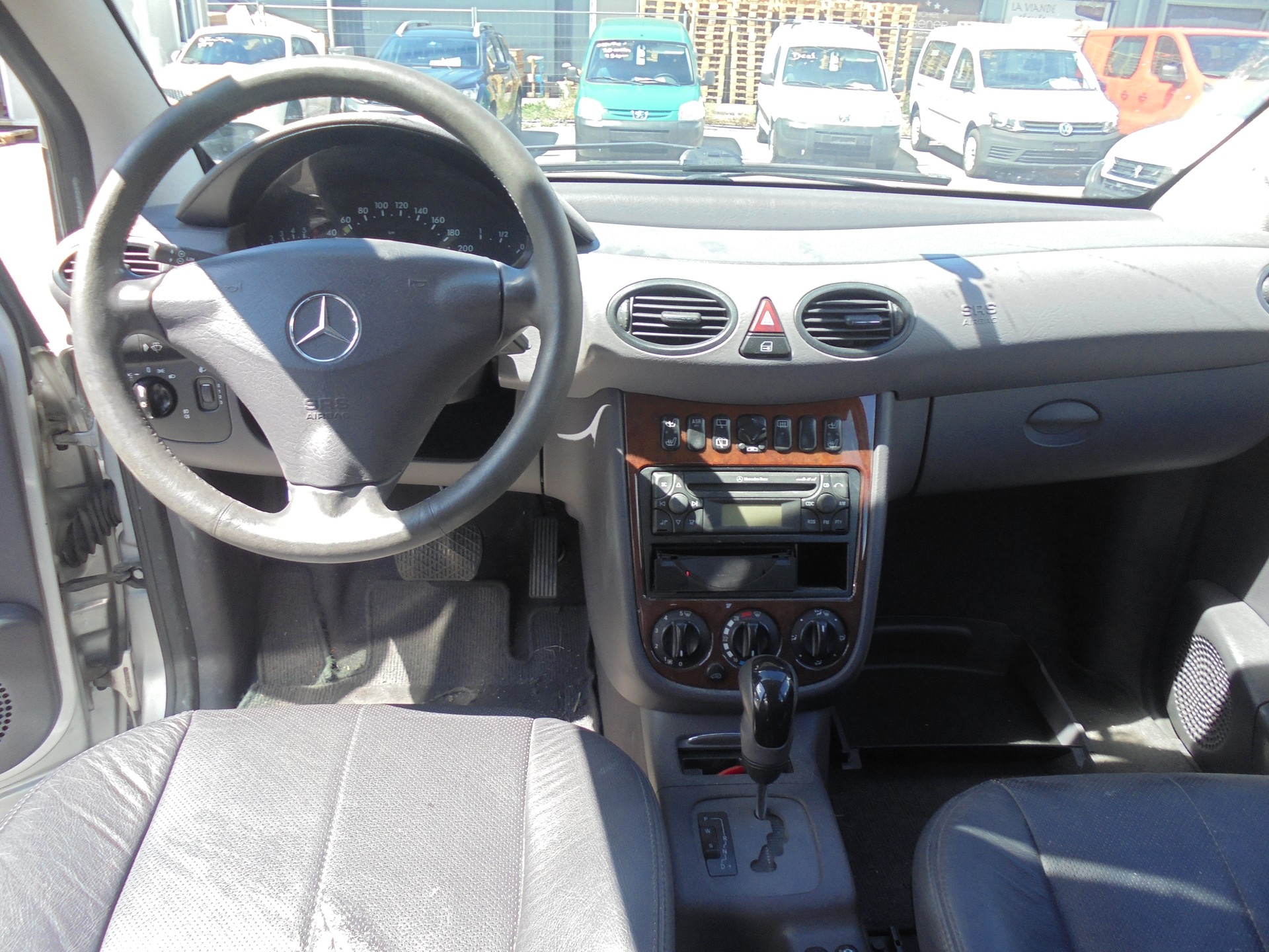 MERCEDES-BENZ A 190 L Avantgarde-image-7