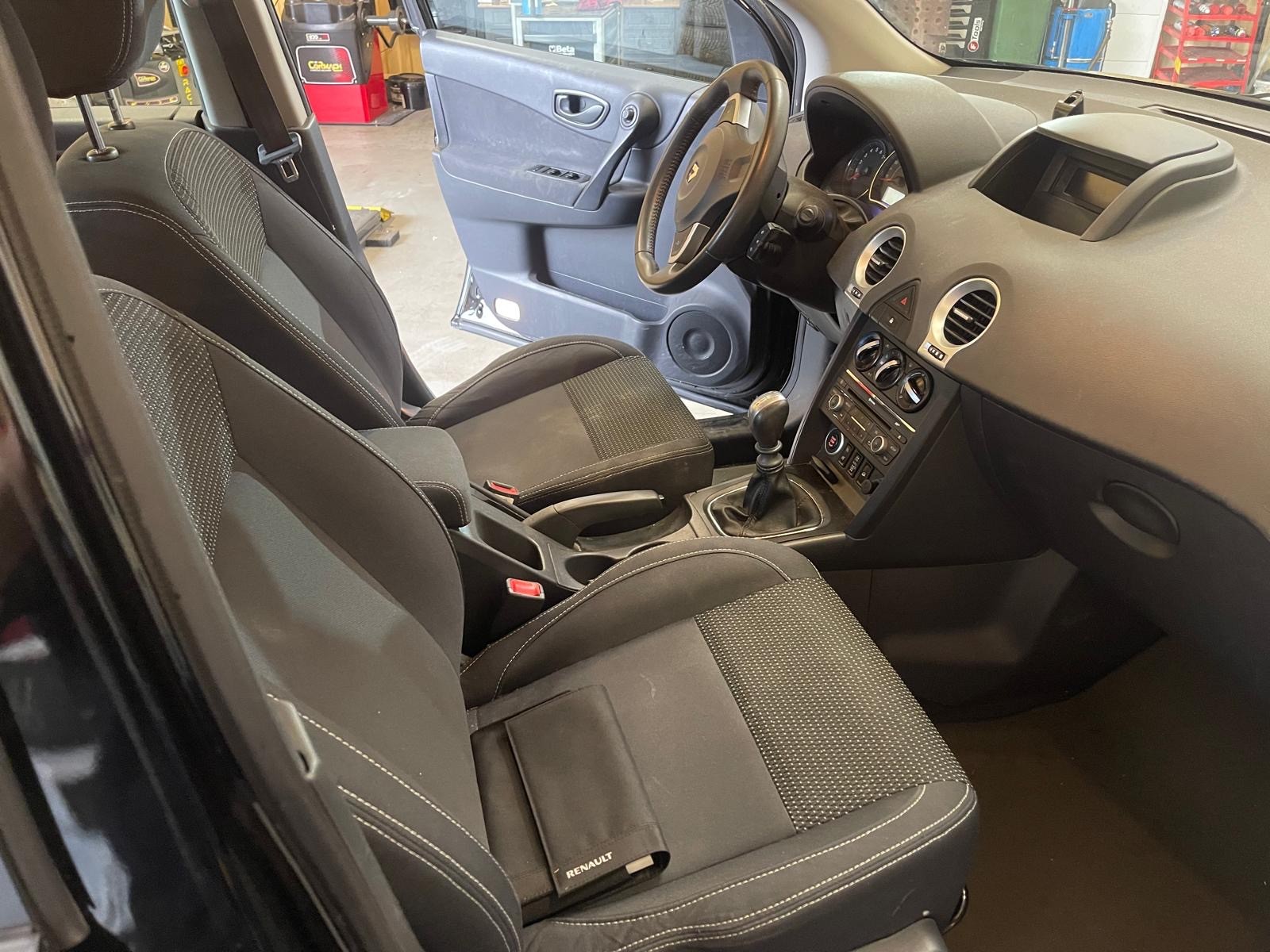 RENAULT Koleos 2.5 Dynamique 4x4-image-6
