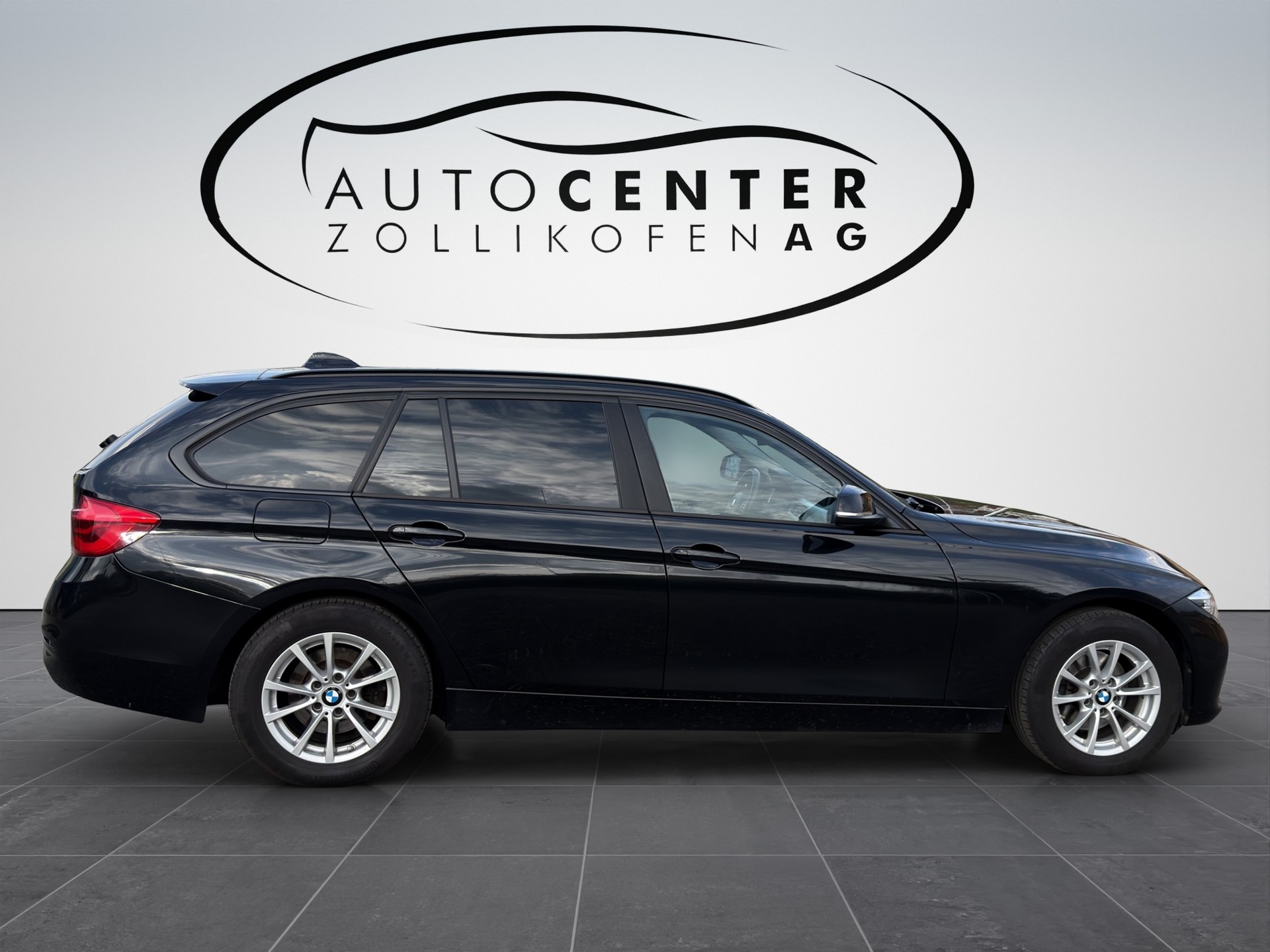 BMW 320d xDrive Touring Edition Luxury Line Steptronic-image-4