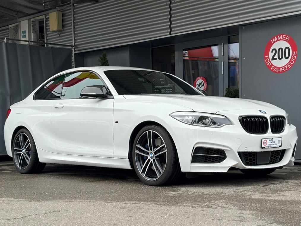 BMW M240i xDrive Steptronic-showroom-element-1