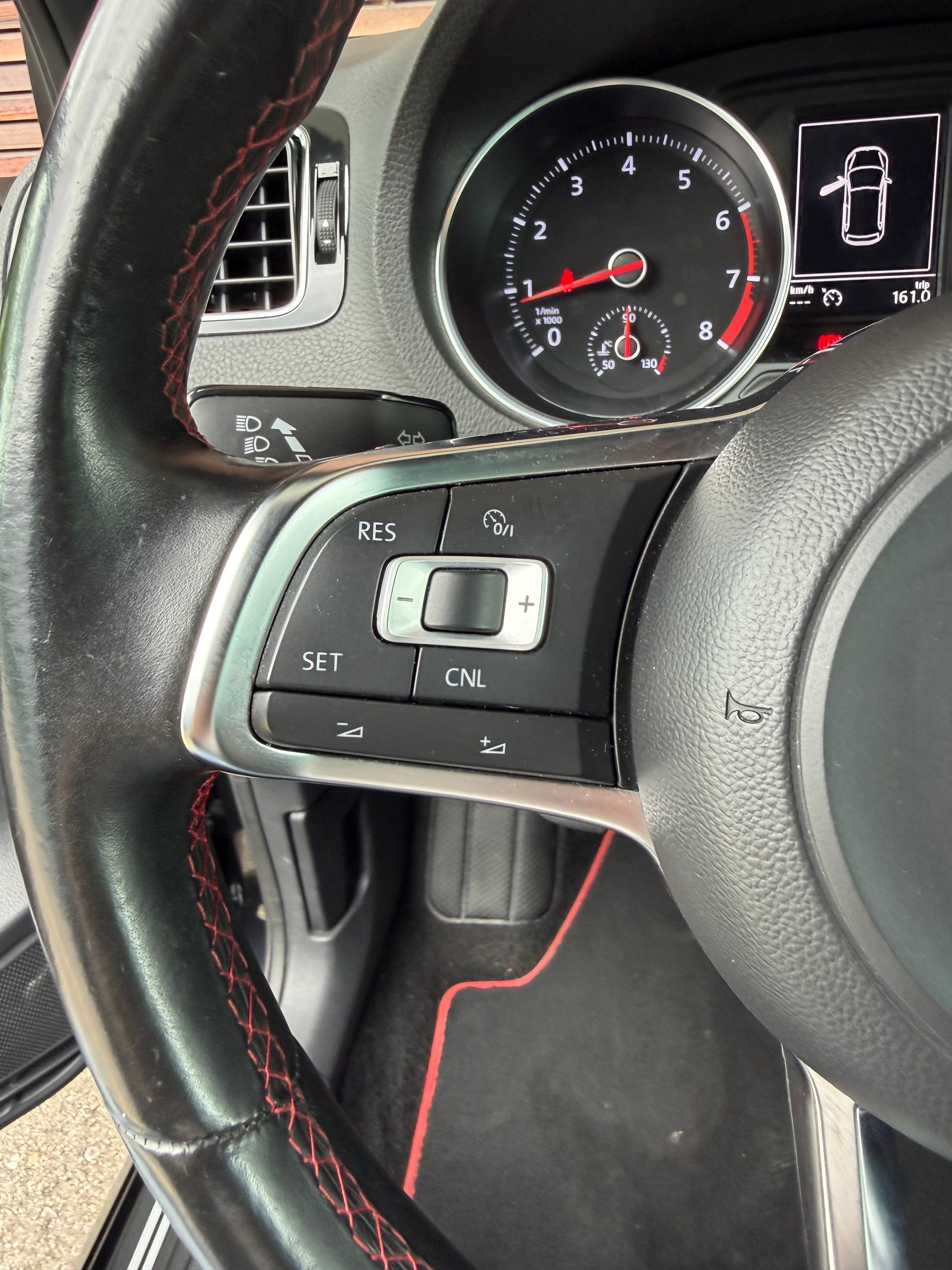 VW Polo 1.8 TSI GTI-image-6