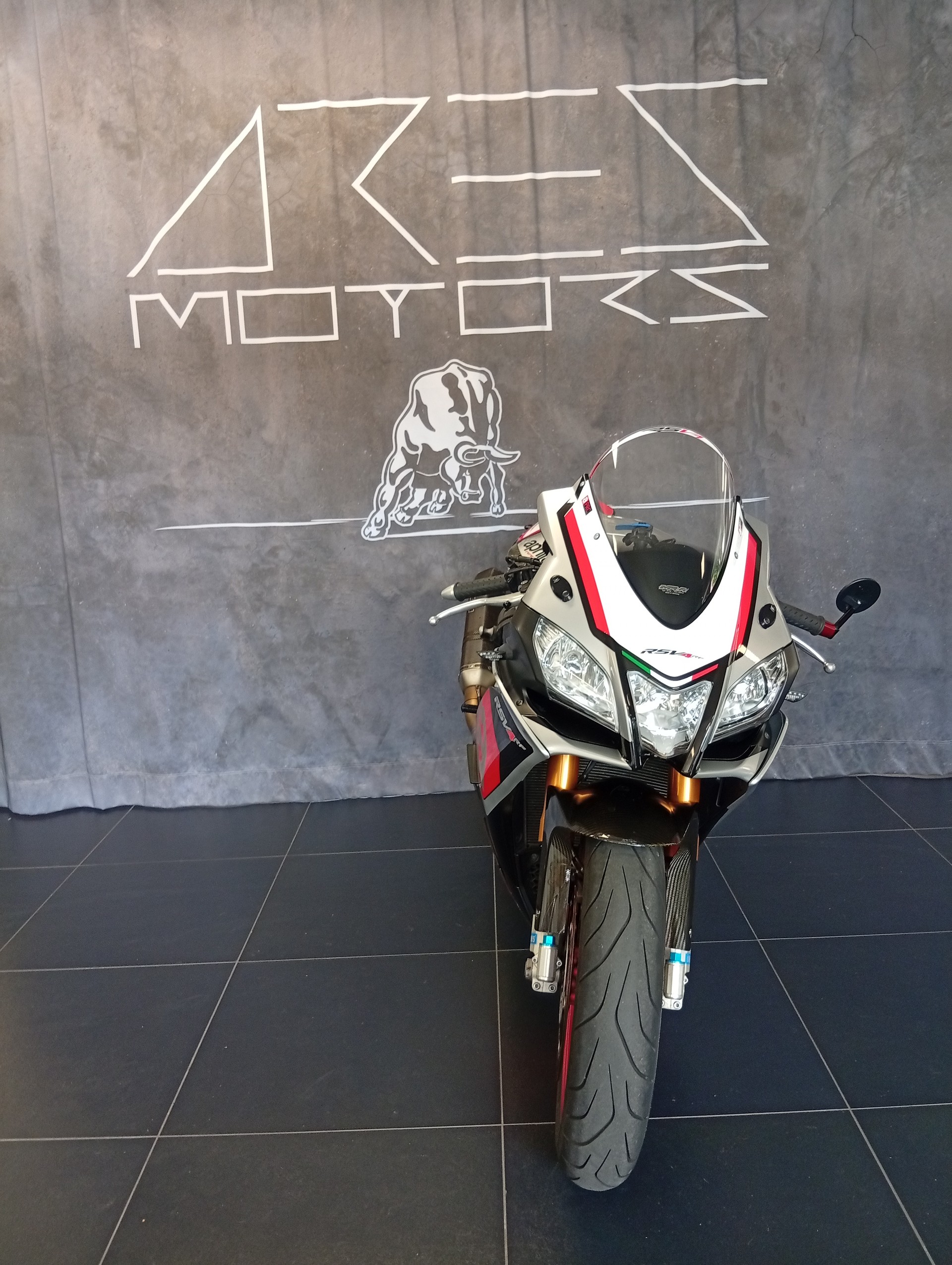 APRILIA RSV4 RR-image-4