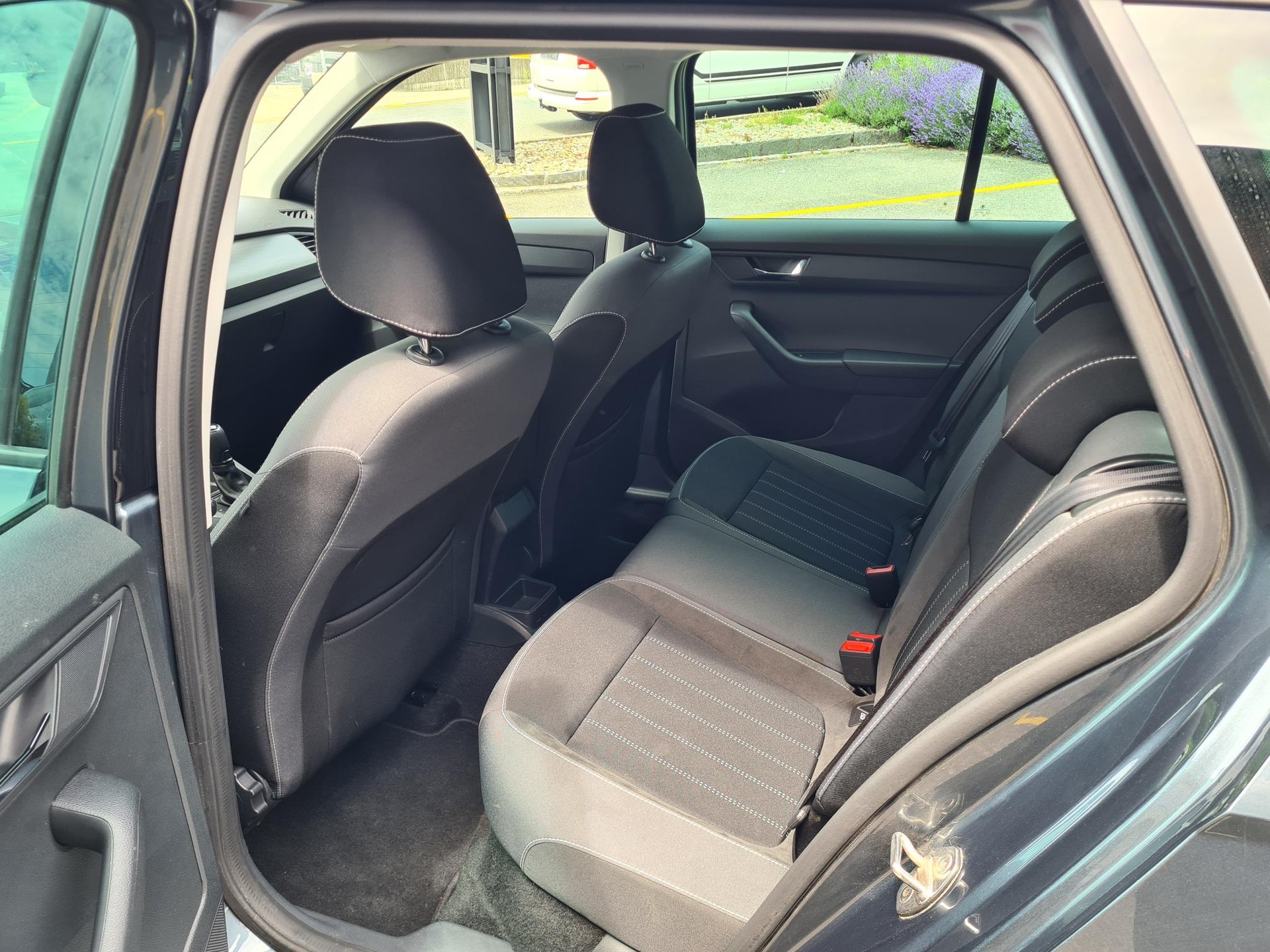 SKODA Fabia Combi 1.0 TSI Style DSG-image-9