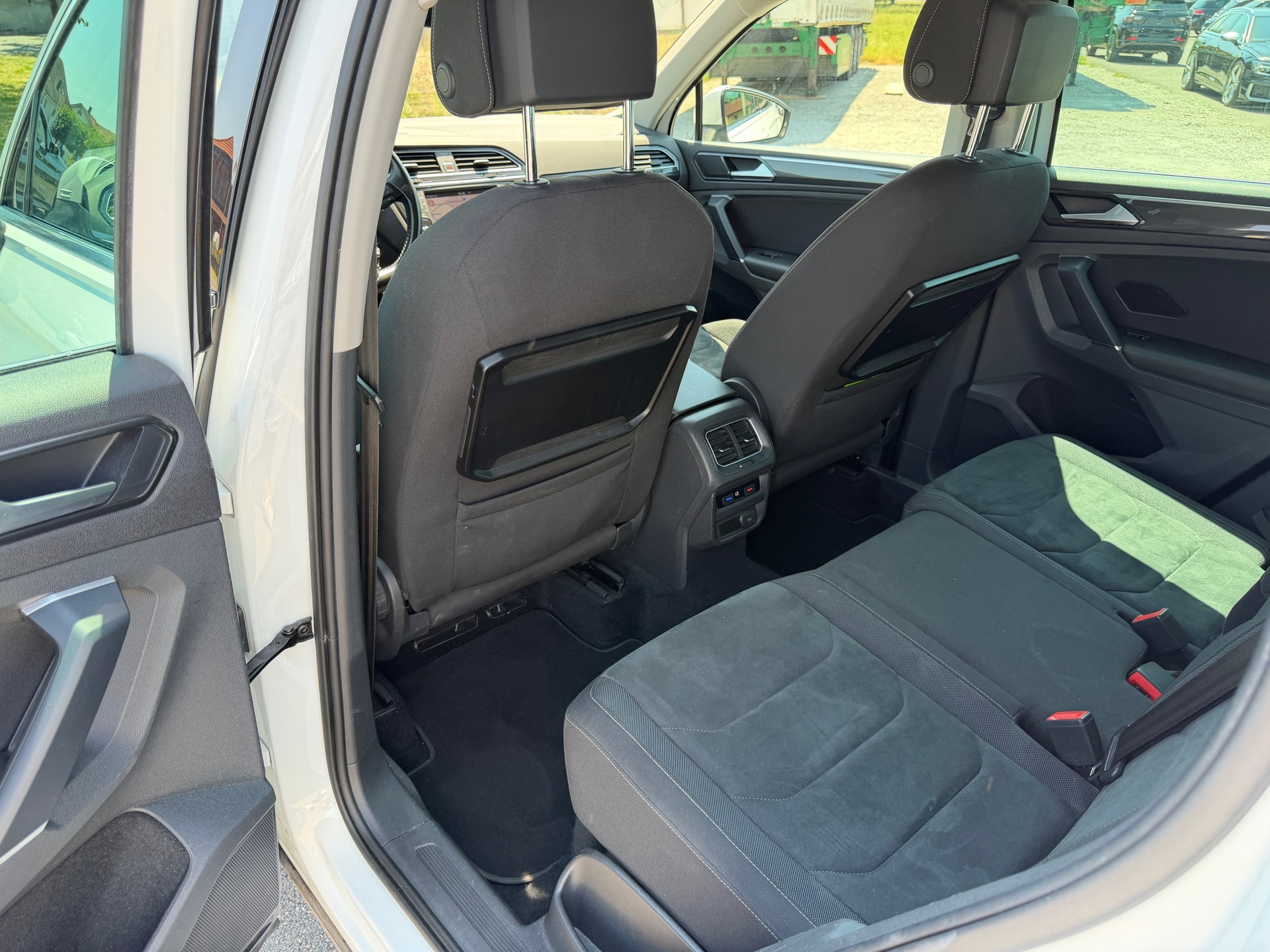 VW Tiguan 2.0TSI Highline 4Motion DSG-image-9