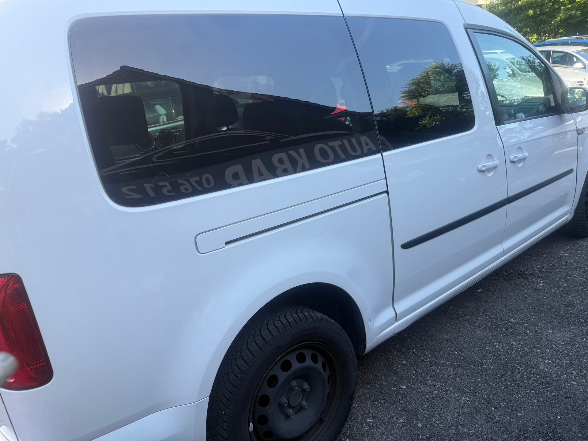 VW Caddy Maxi 2.0TDI BlueMotion Technology DSG-image-4