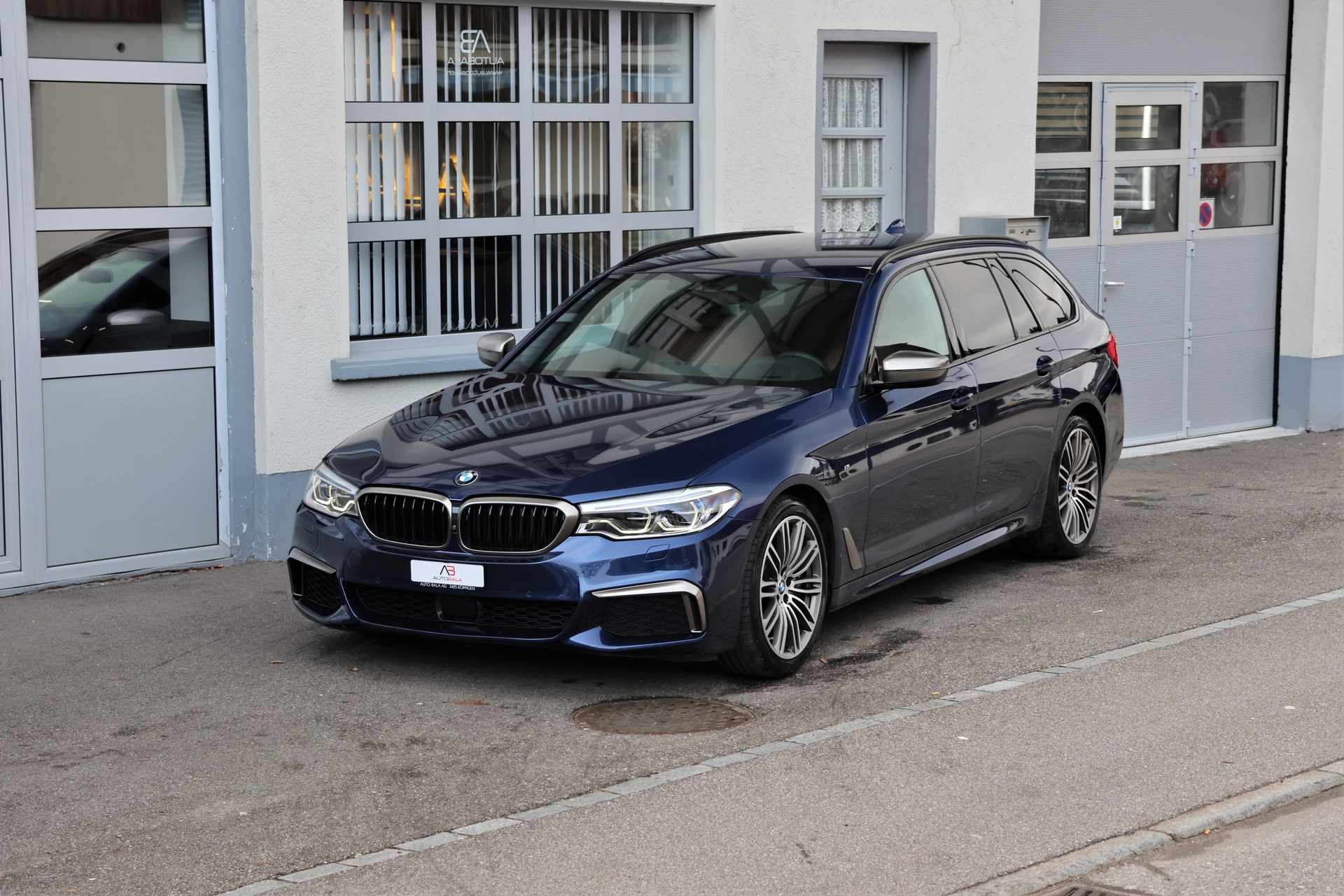 BMW M550d xDrive Touring Steptronic (CH) + 2.0T AHK