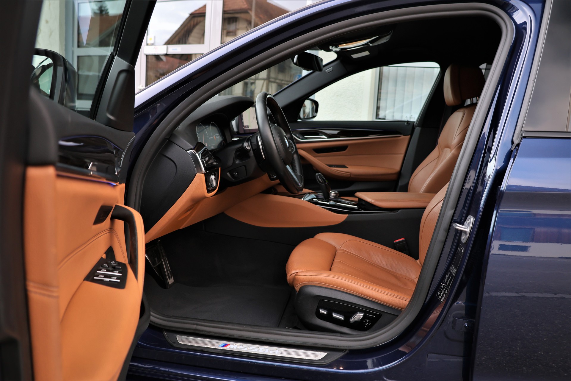 BMW M550d xDrive Touring Steptronic (CH) + 2.0T AHK-image-7