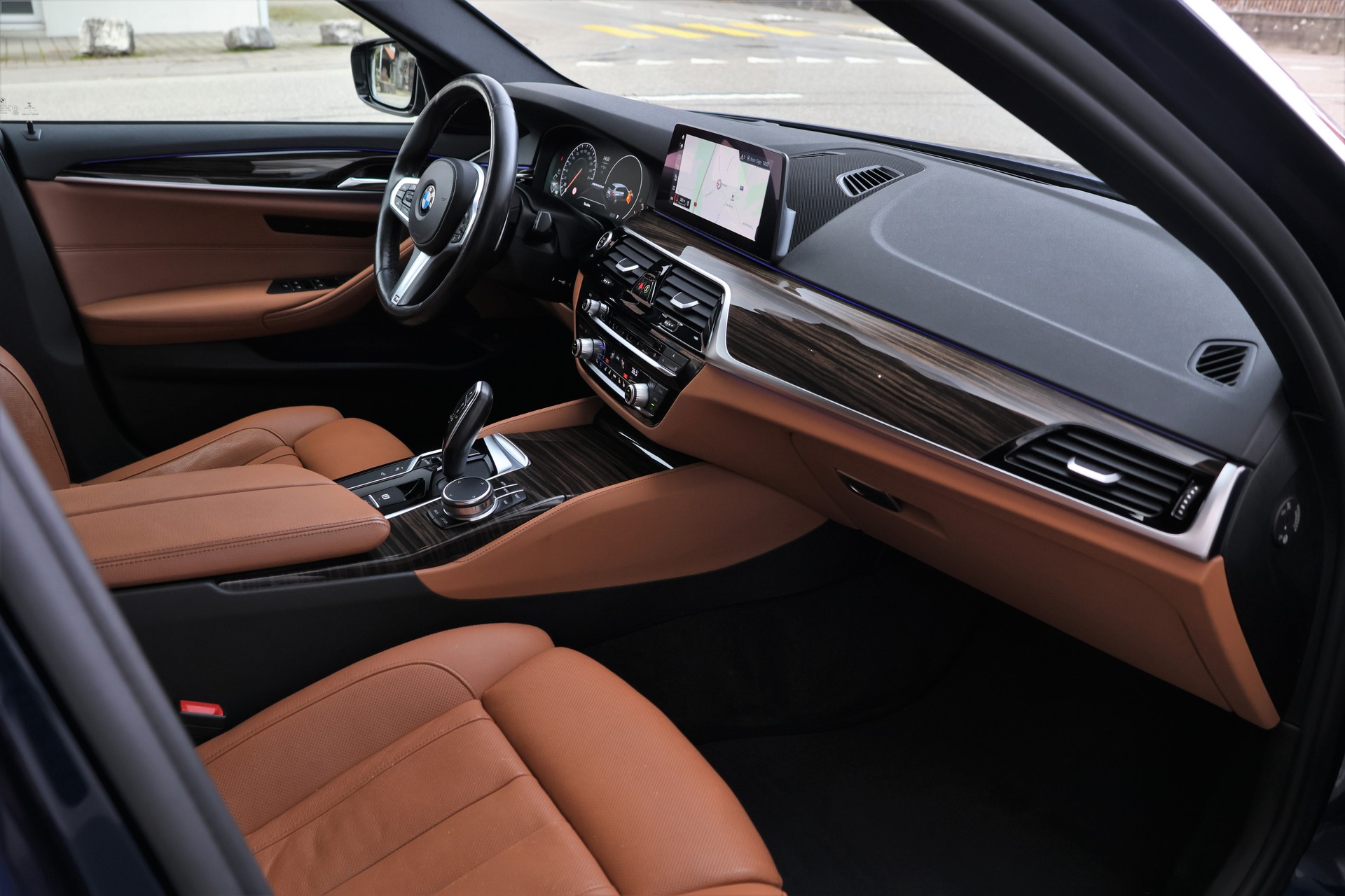 BMW M550d xDrive Touring Steptronic (CH) + 2.0T AHK-image-14