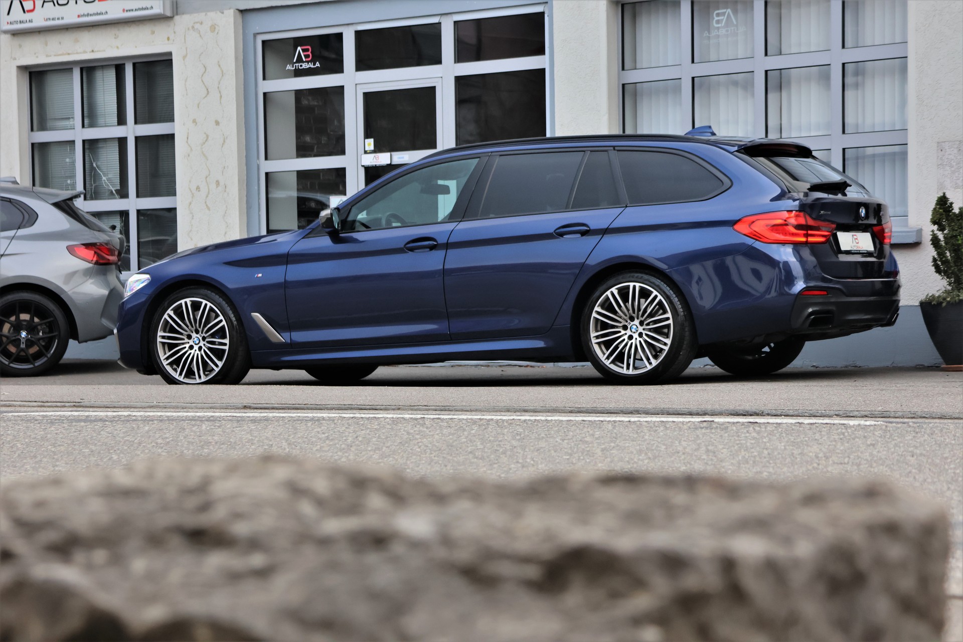 BMW M550d xDrive Touring Steptronic (CH) + 2.0T AHK-showroom-element-3