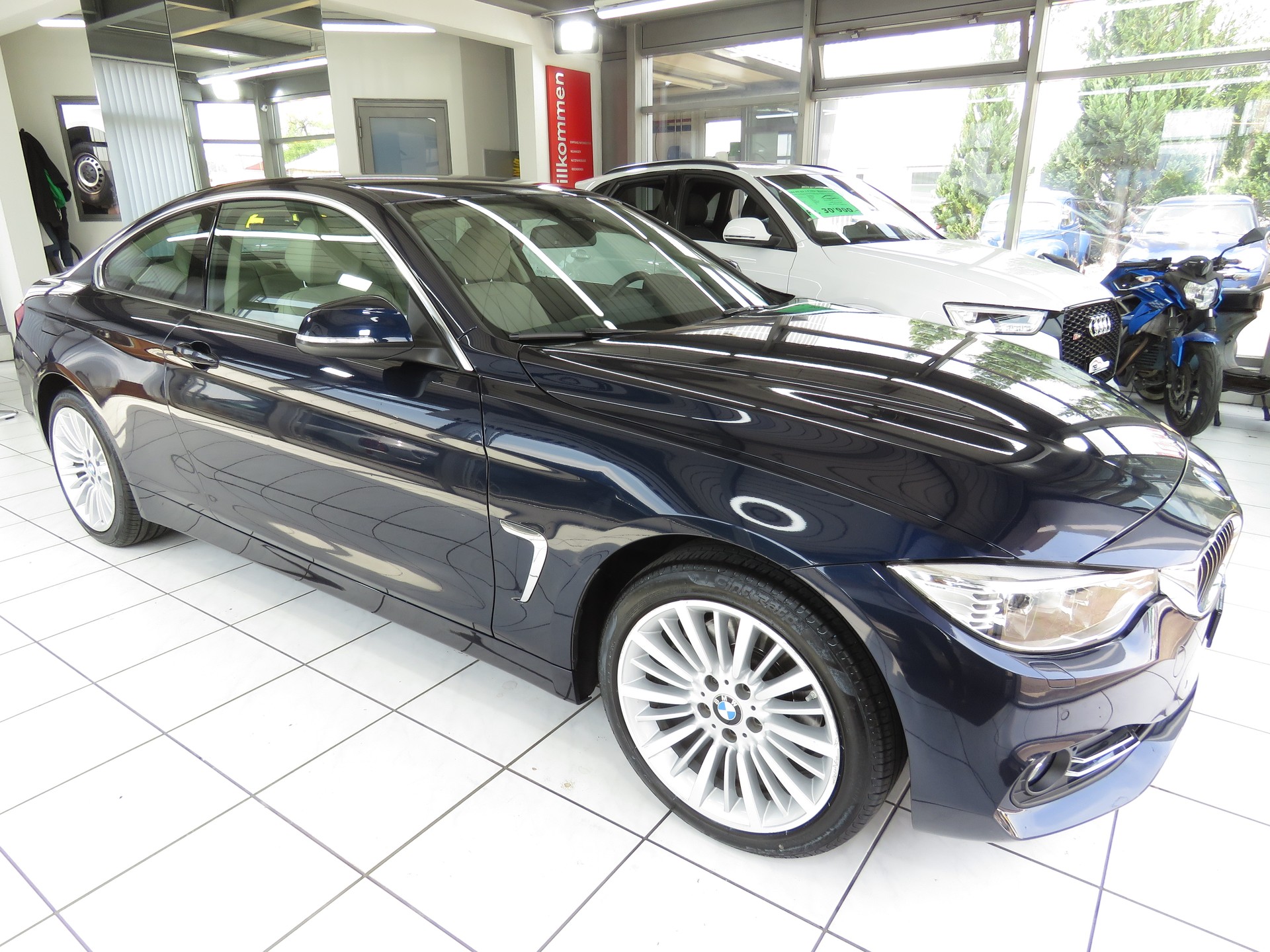 BMW 430i Coupé xDrive Luxury Line Steptronic (Automat)-showroom-element-2