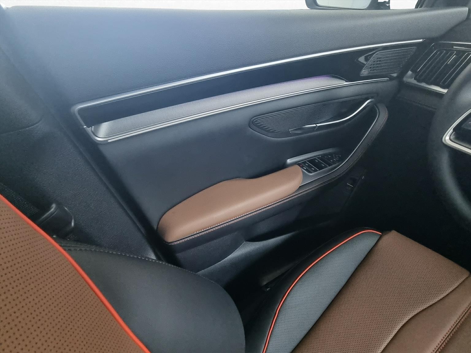 BYD Seal U DM-i Comfort FWD-image-11