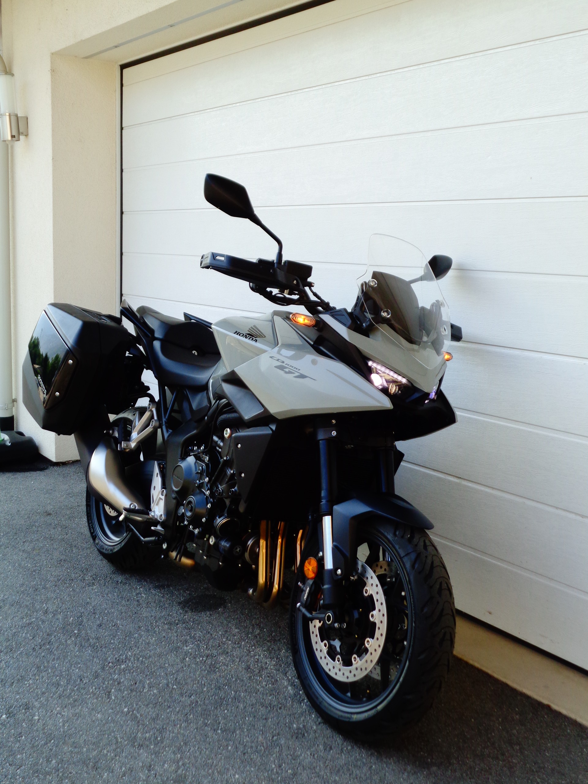 HONDA CB 1000 GT-image-0