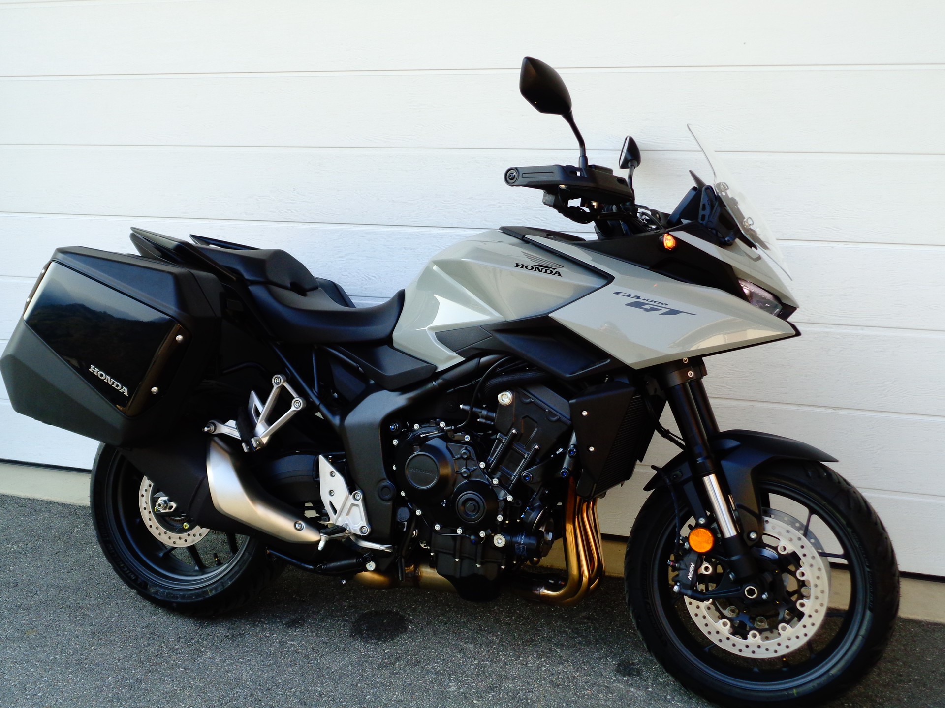 HONDA CB 1000 GT-image-1