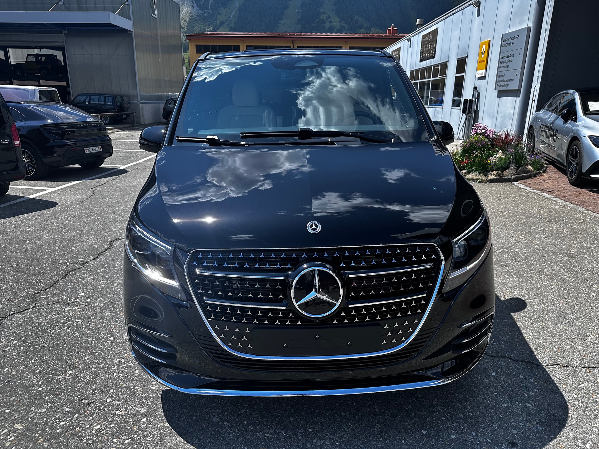 MERCEDES-BENZ V 300 d Avantgarde extra lang 4Matic-showroom-element-3