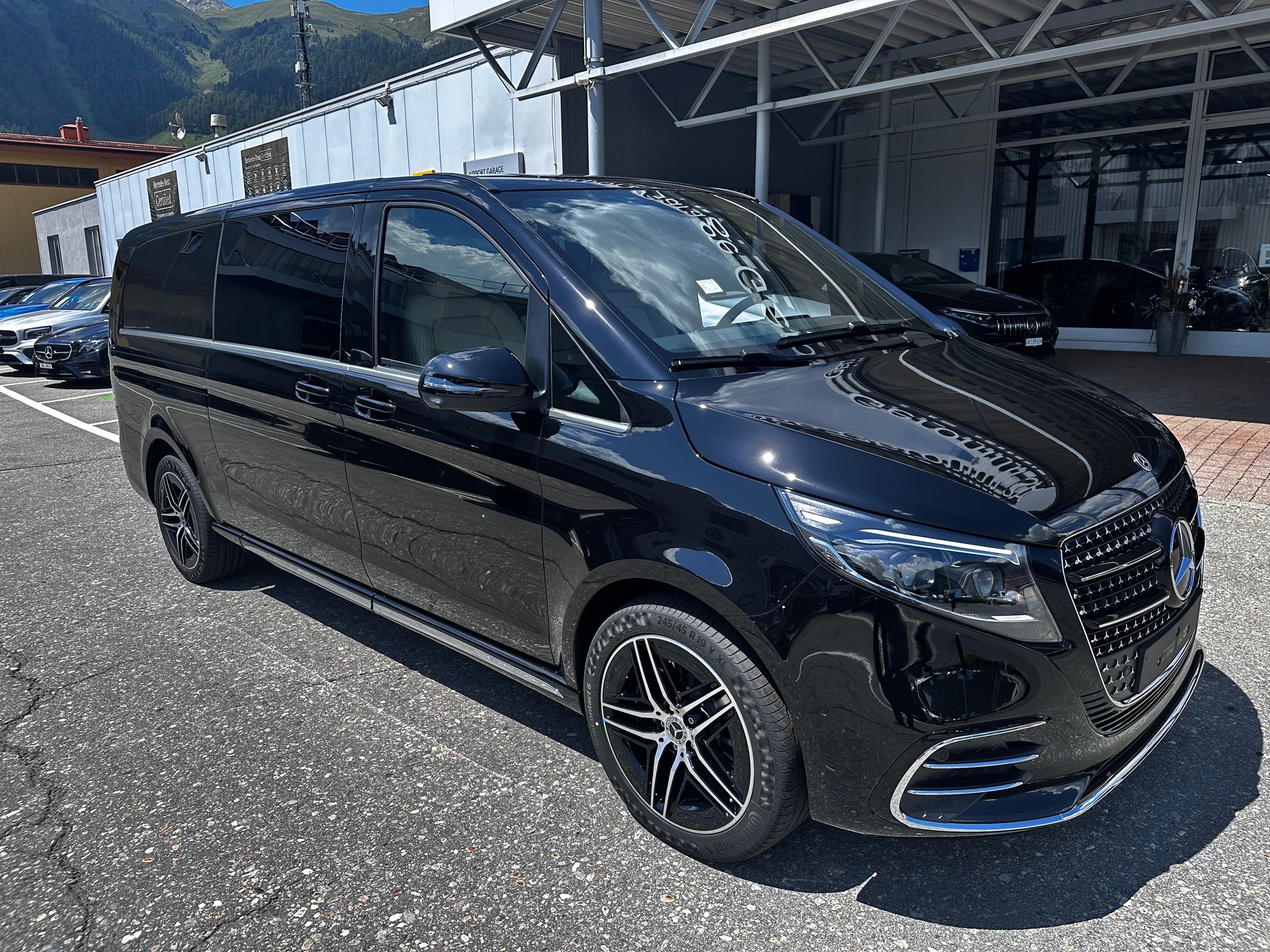 MERCEDES-BENZ V 300 d Avantgarde extra lang 4Matic-showroom-element-2