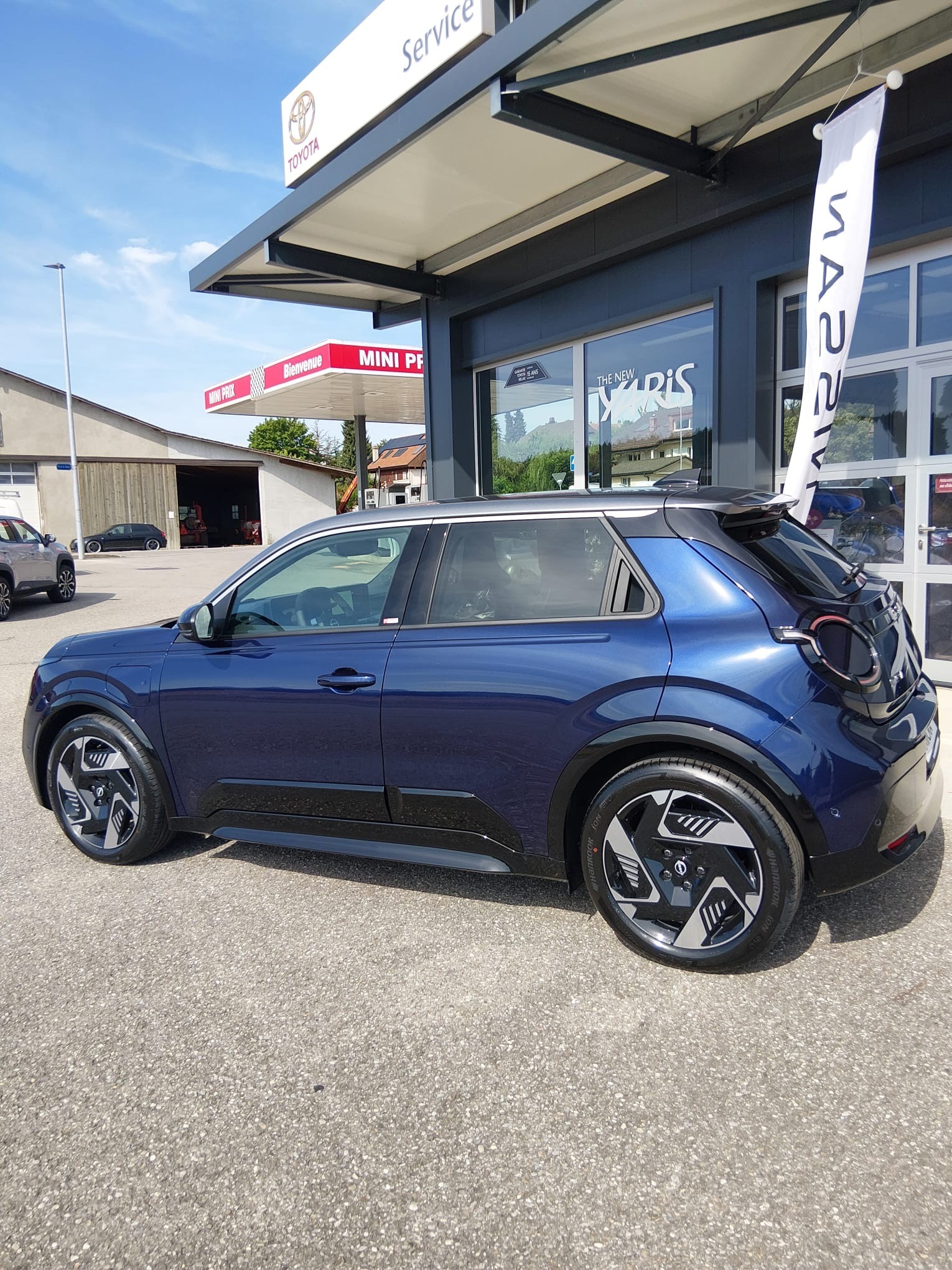 NISSAN Micra 52kWh Evolve-image-2