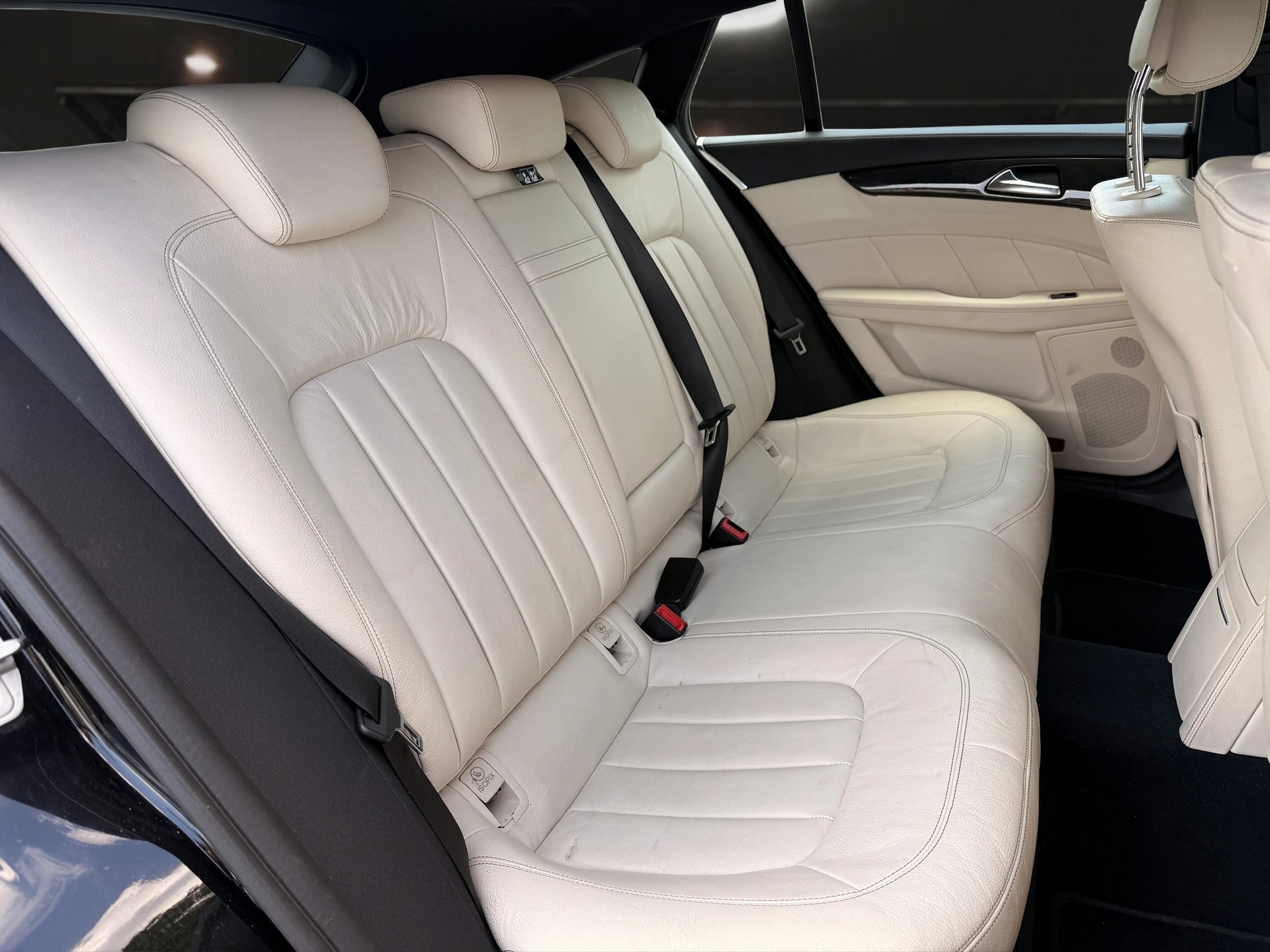 MERCEDES-BENZ CLS 350 CDI 4matic Shooting Brake-image-12