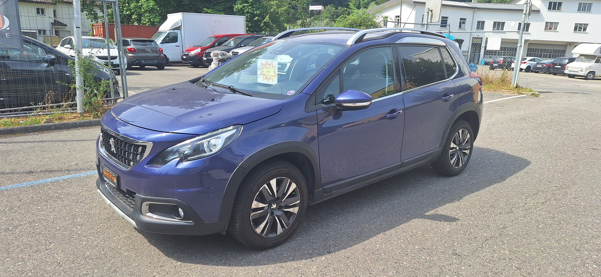 PEUGEOT 2008 1.2 PureTech Style EAT6-showroom-element-1