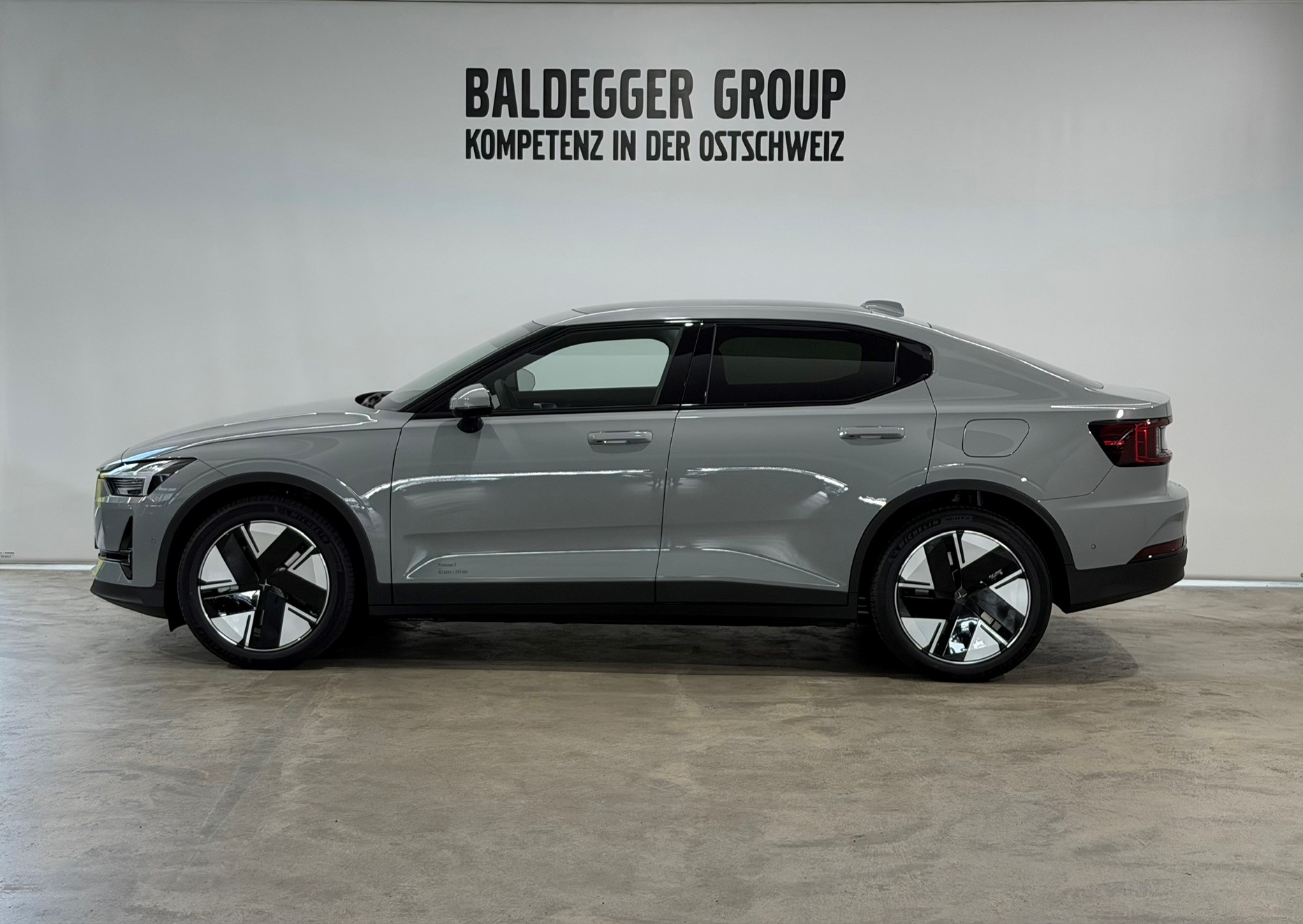 POLESTAR 2 Long Range Dual Motor Prime-showroom-element-1