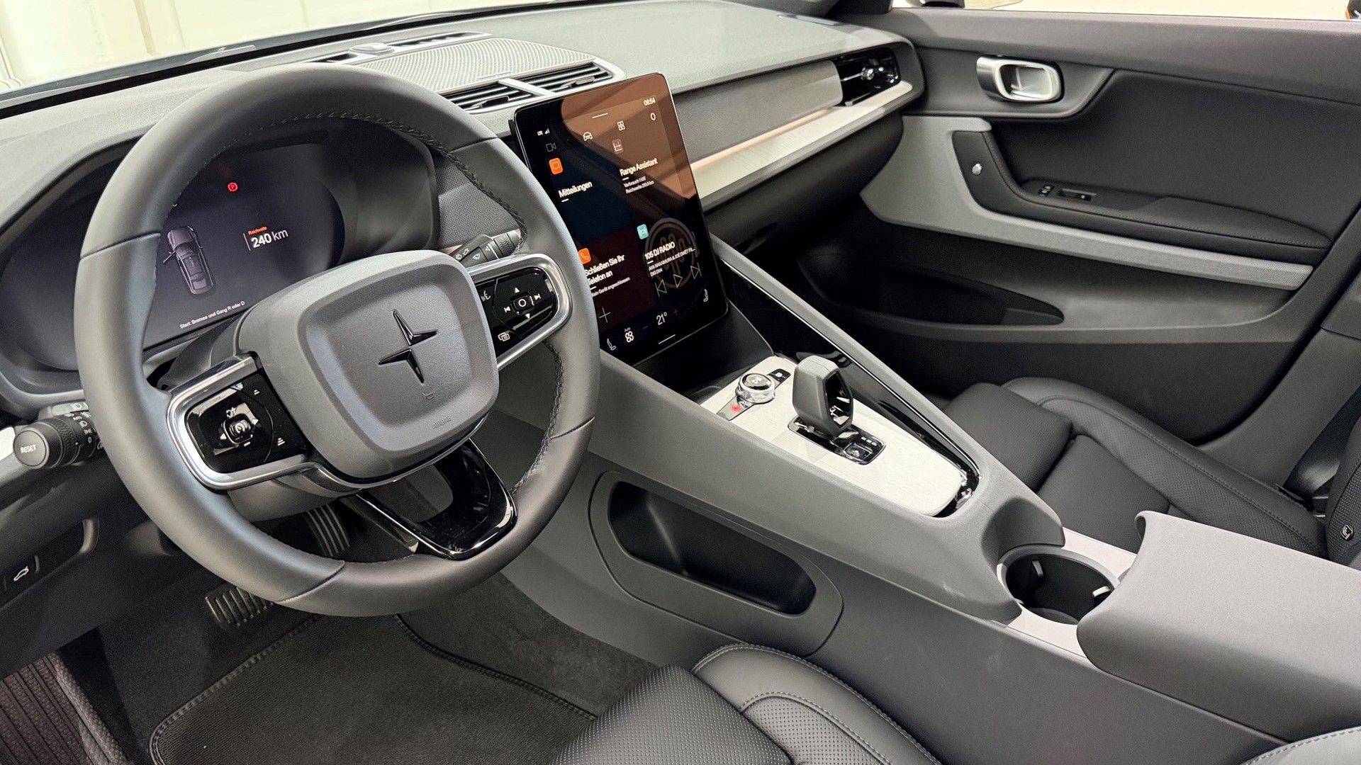 POLESTAR 2 Long Range Dual Motor Prime-showroom-element-3