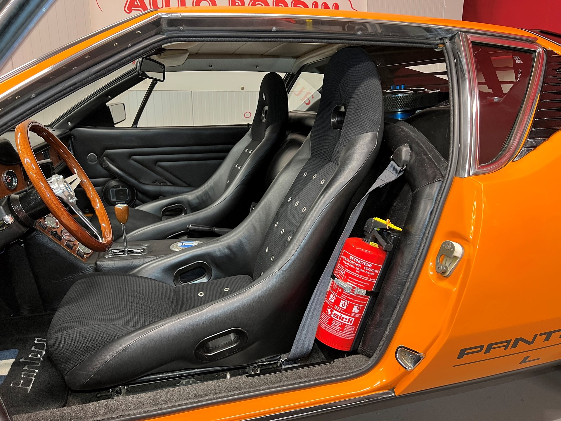 DE TOMASO PANTERA L 874 ORANGE/BLACK VETERAN-image-3