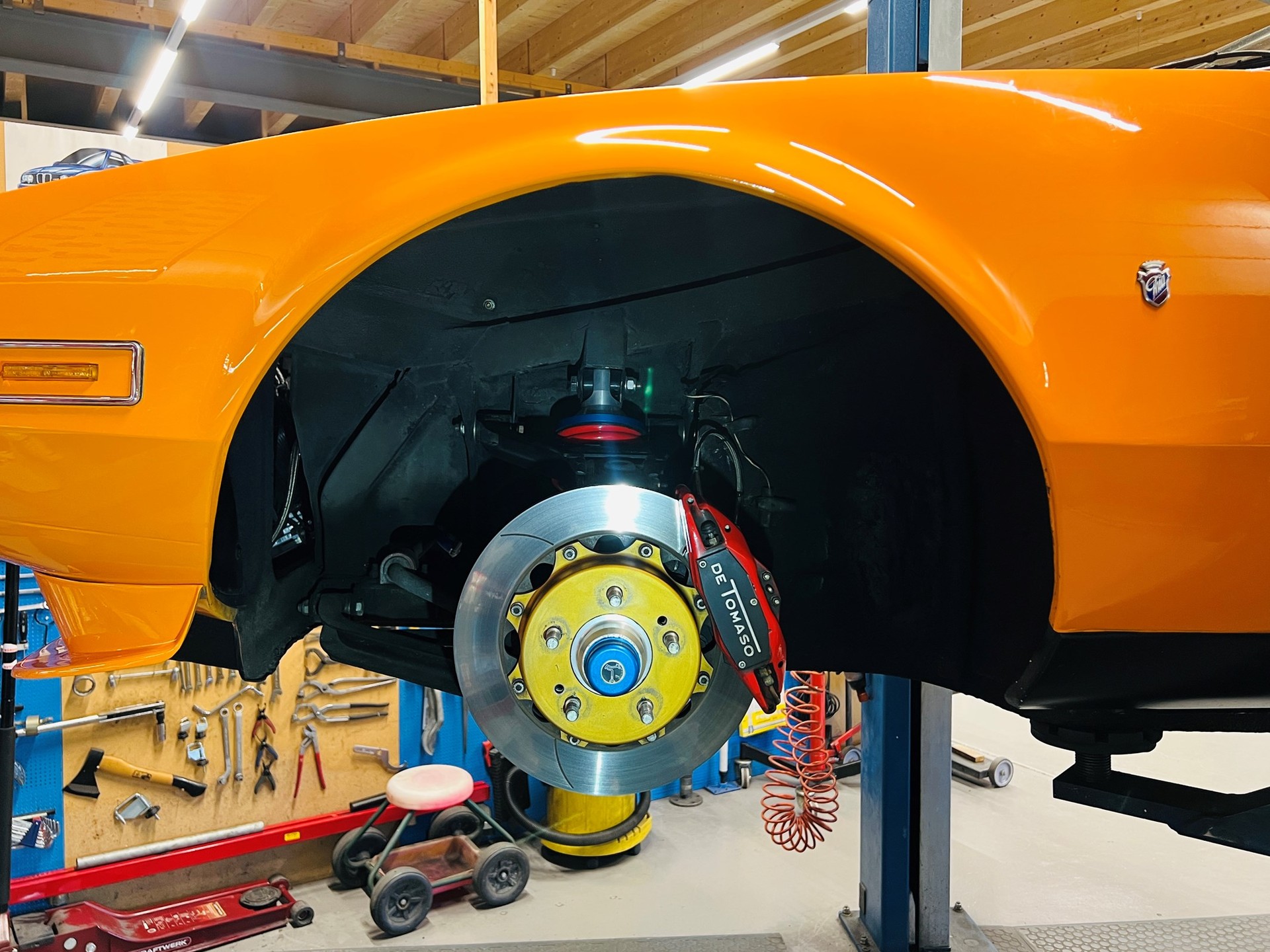 DE TOMASO PANTERA L 874 ORANGE/BLACK VETERAN-image-14