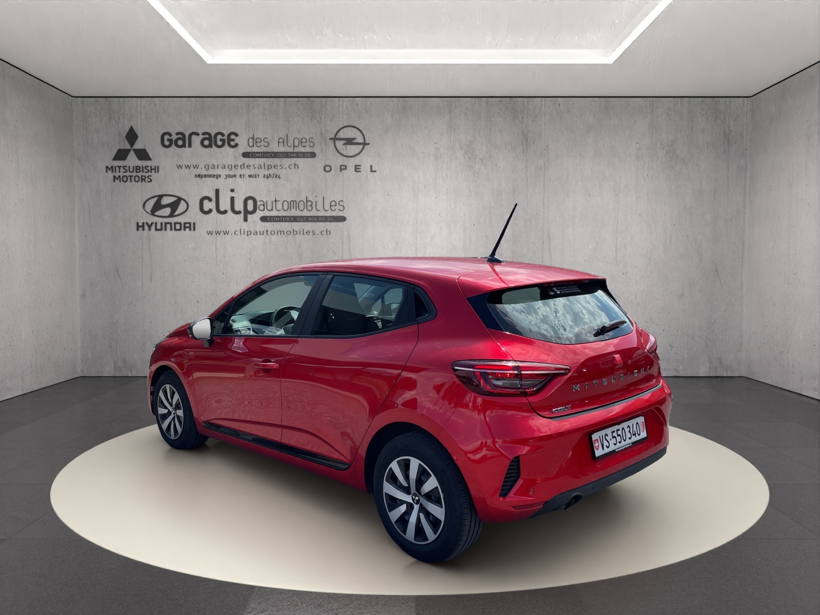 MITSUBISHI Colt 1.0 Invite-showroom-element-3