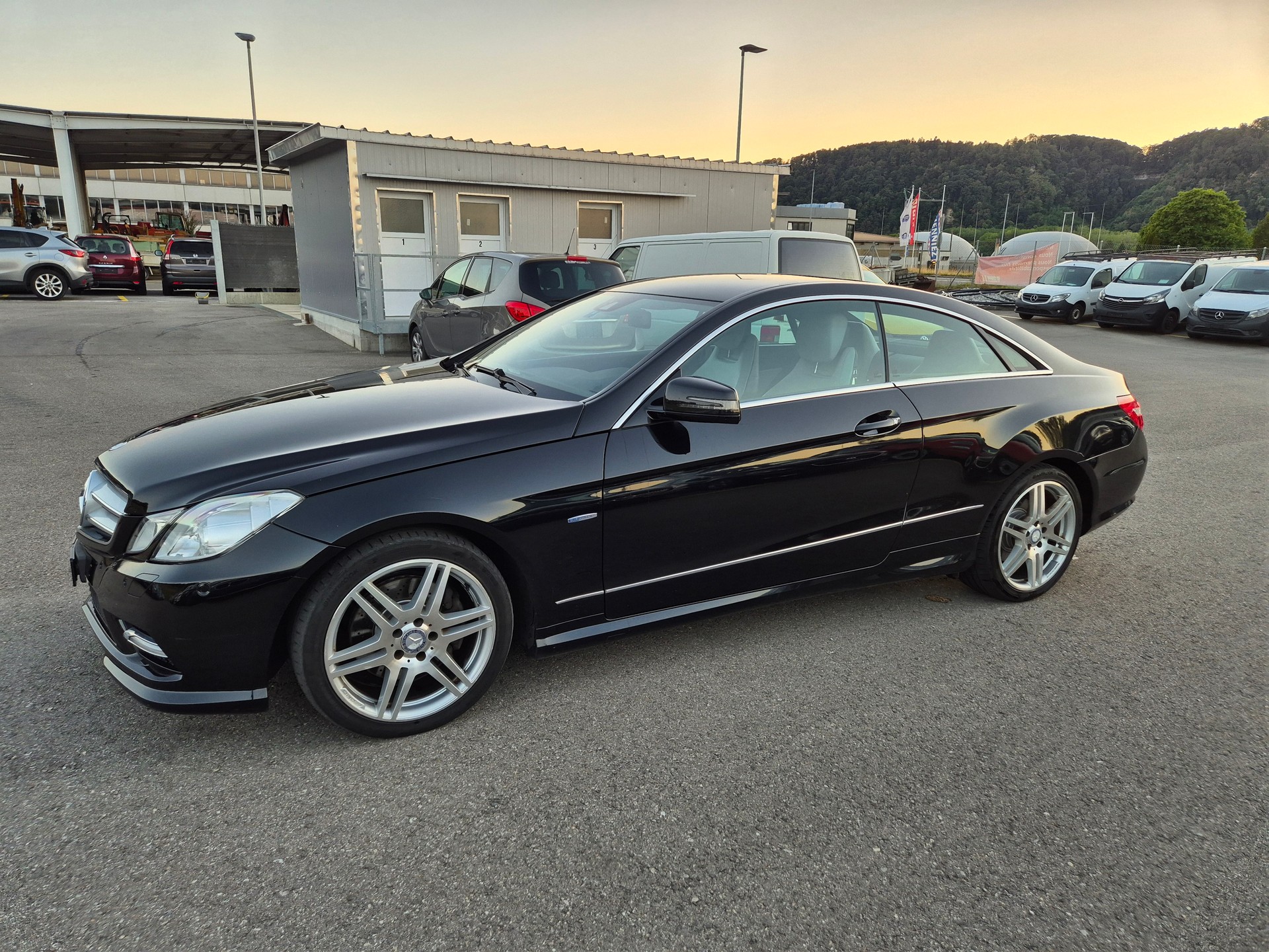 MERCEDES-BENZ E 220 CDI BlueEfficiency-image-12