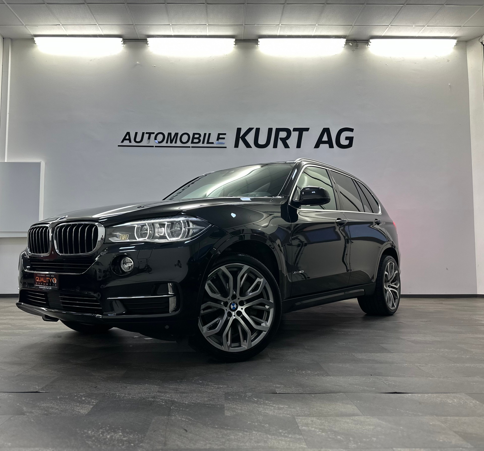BMW X5 xDrive 50i Steptronic-showroom-element-1