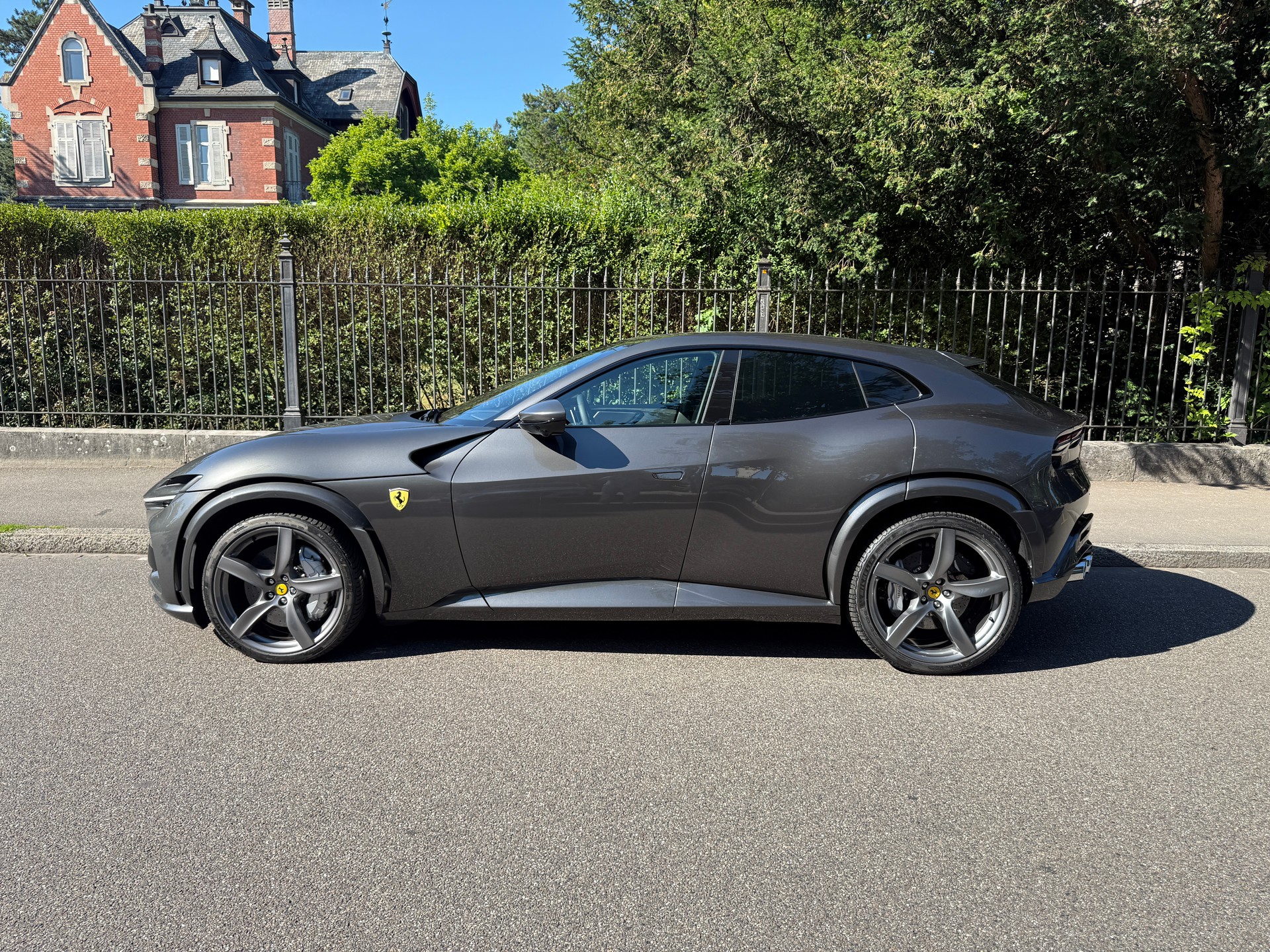 FERRARI Purosangue 6.5 V12-showroom-element-2