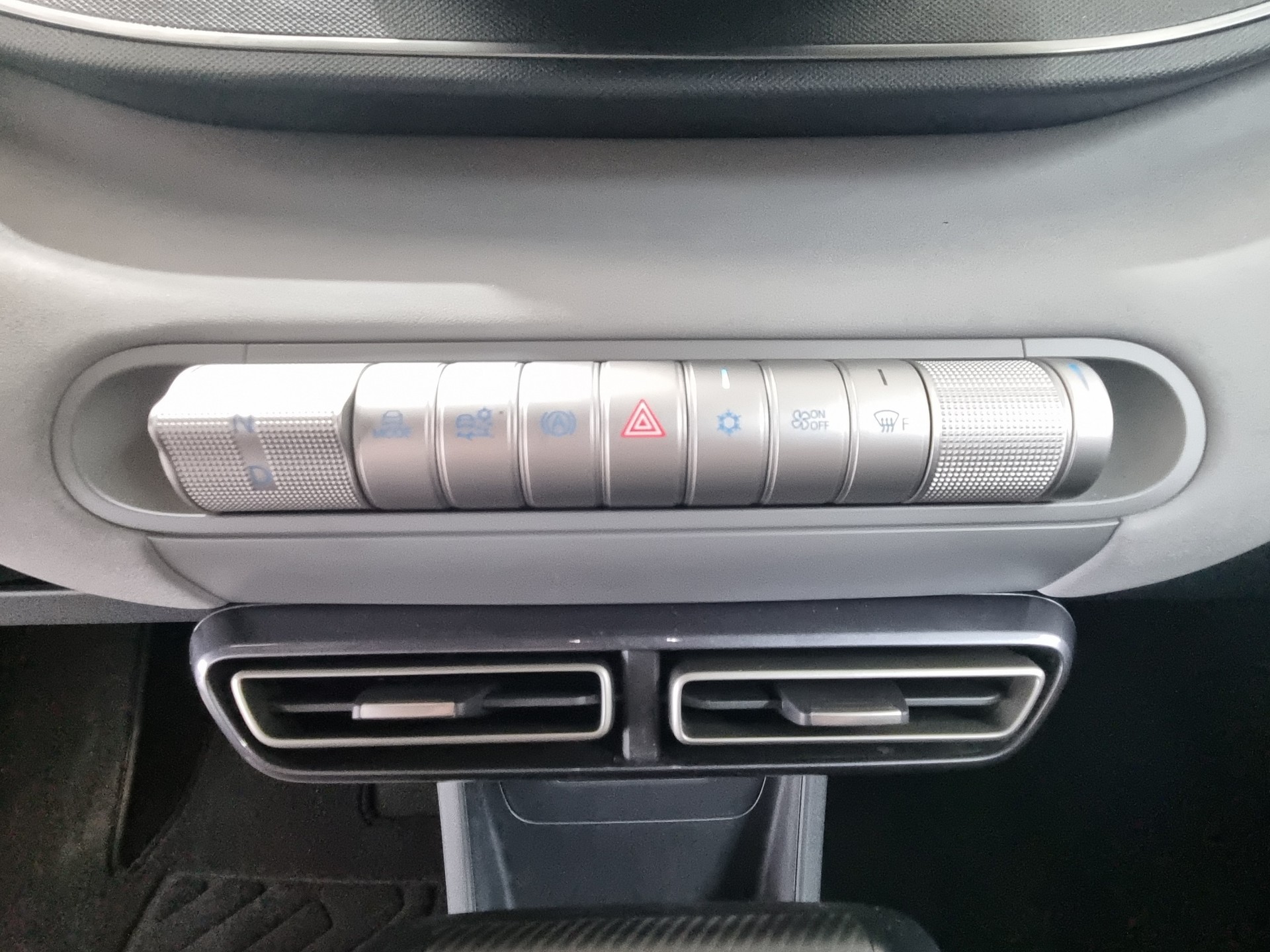 BYD Dolphin Surf 43kWh Comfort-image-14