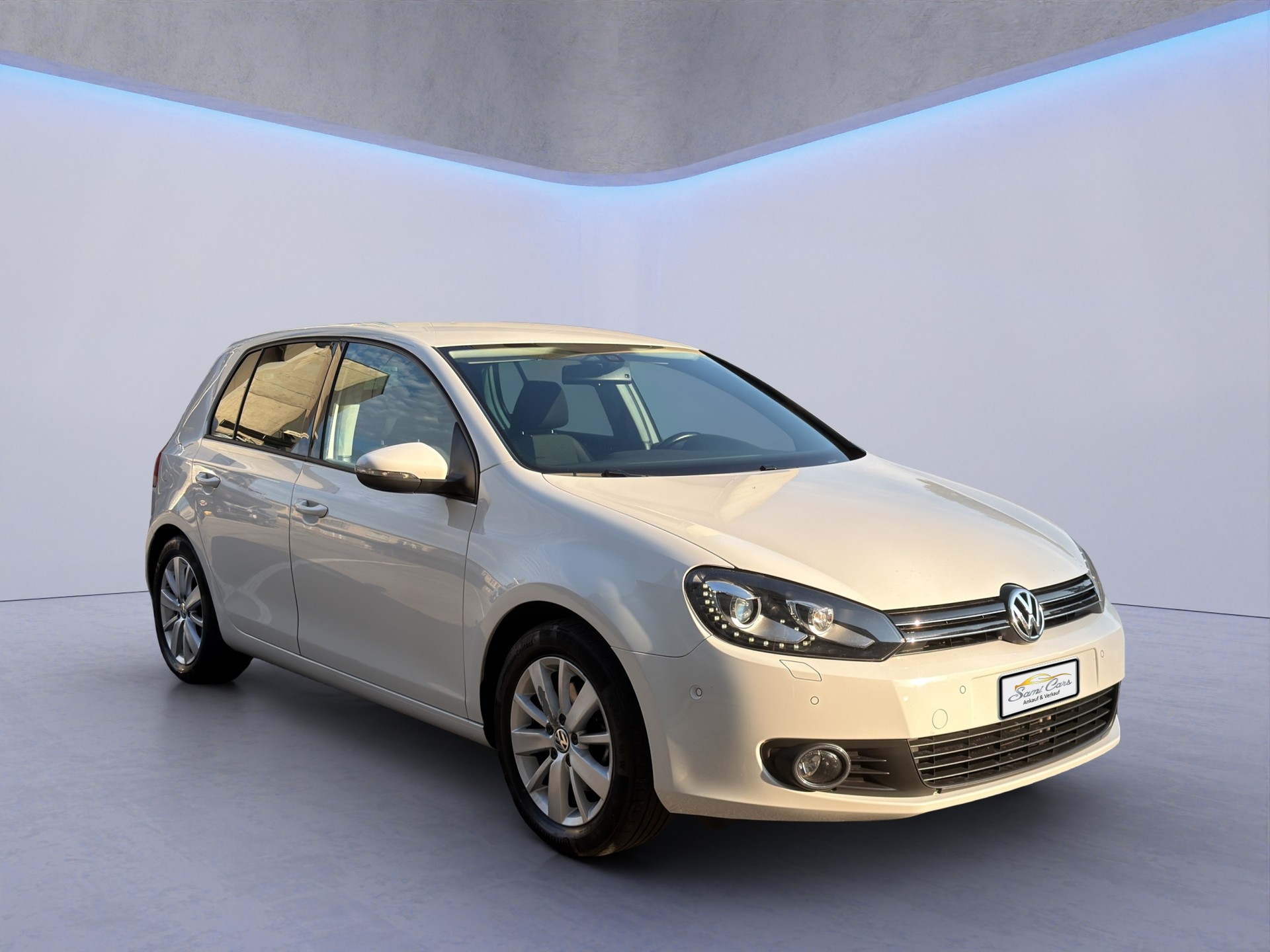 VW Golf 1.4 TSI Highline-showroom-element-1