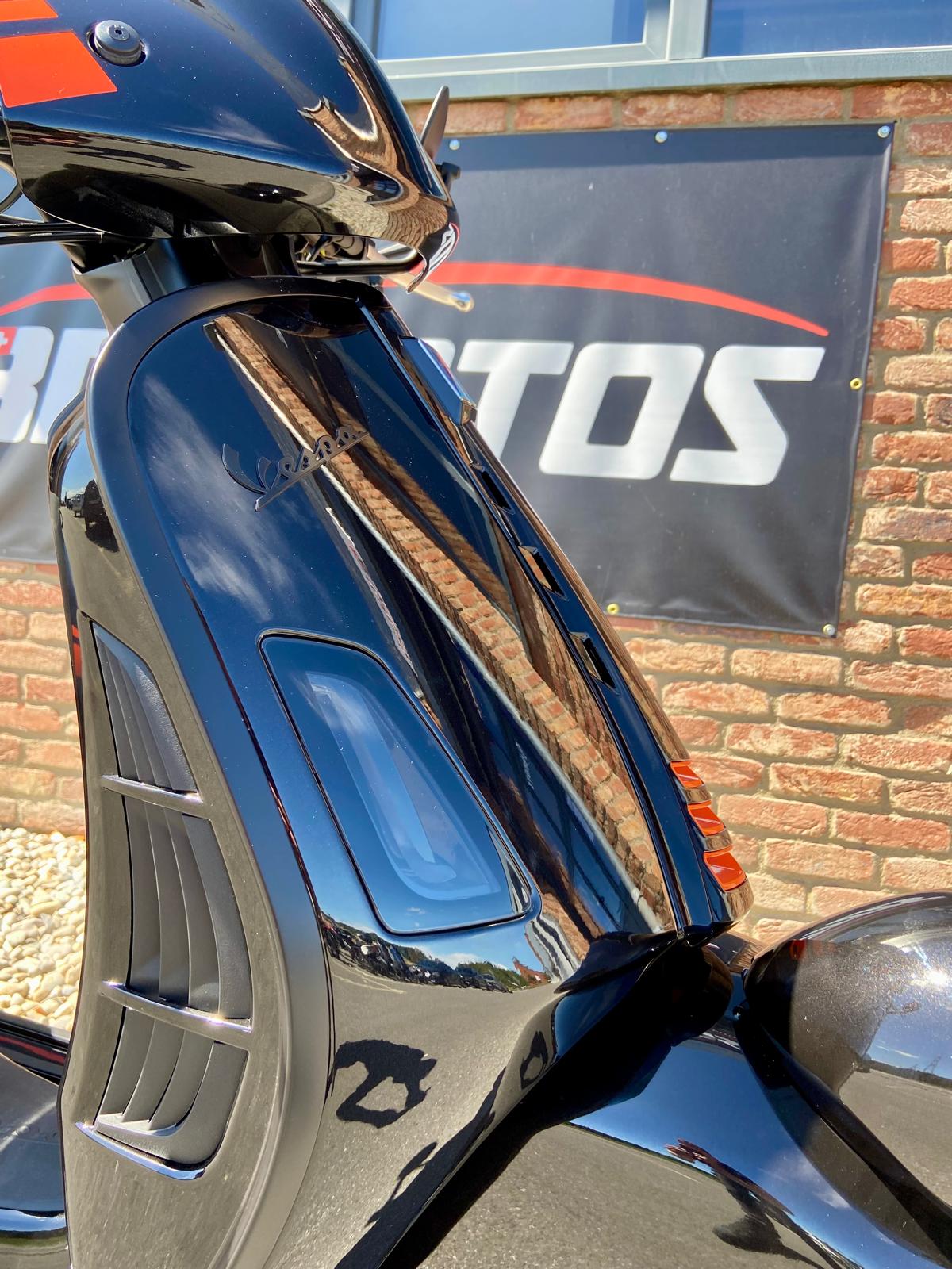 PIAGGIO Vespa GTV 300-image-8