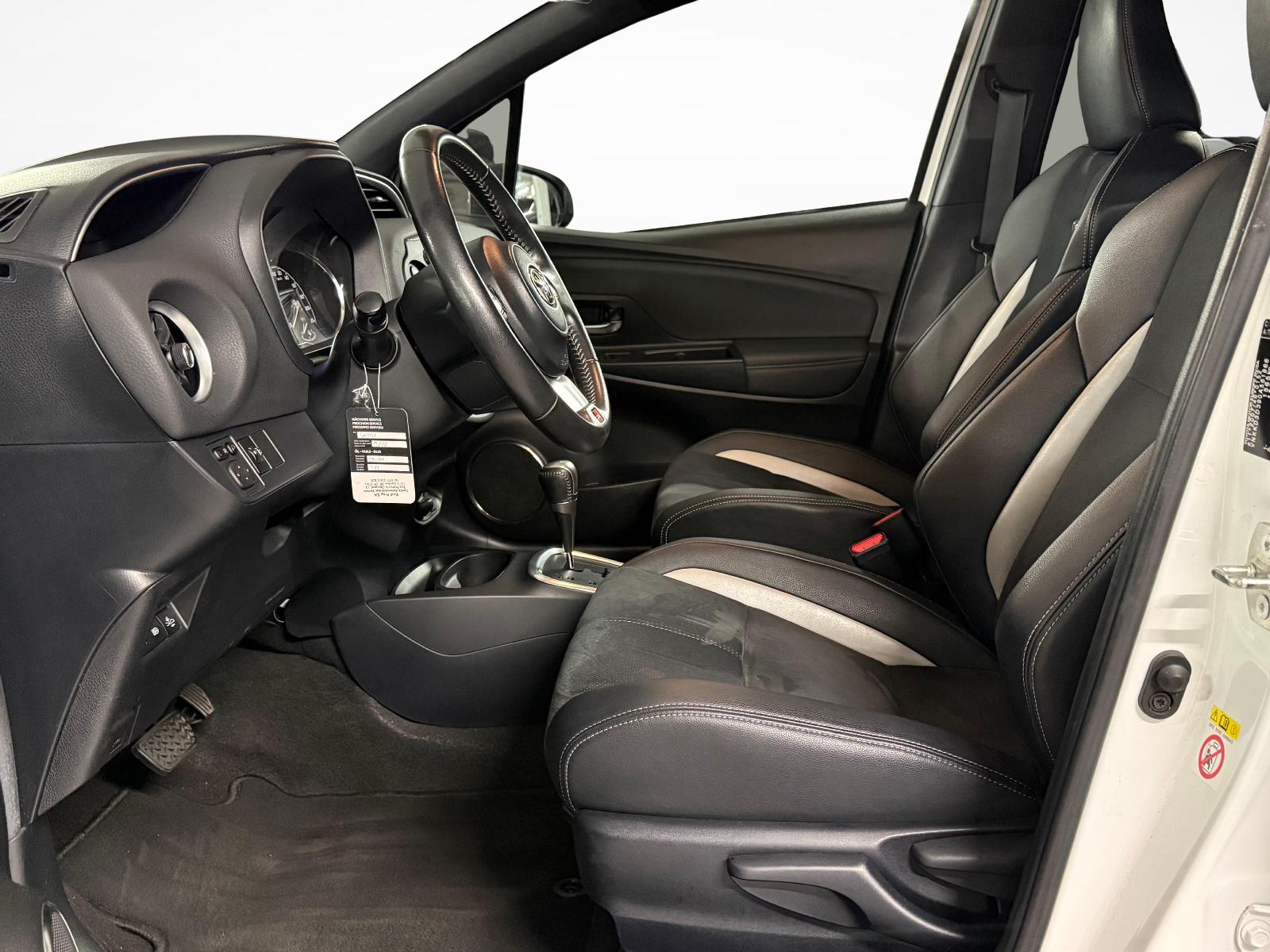 TOYOTA Yaris 1.5 VVT-i HSD GR-S-image-9